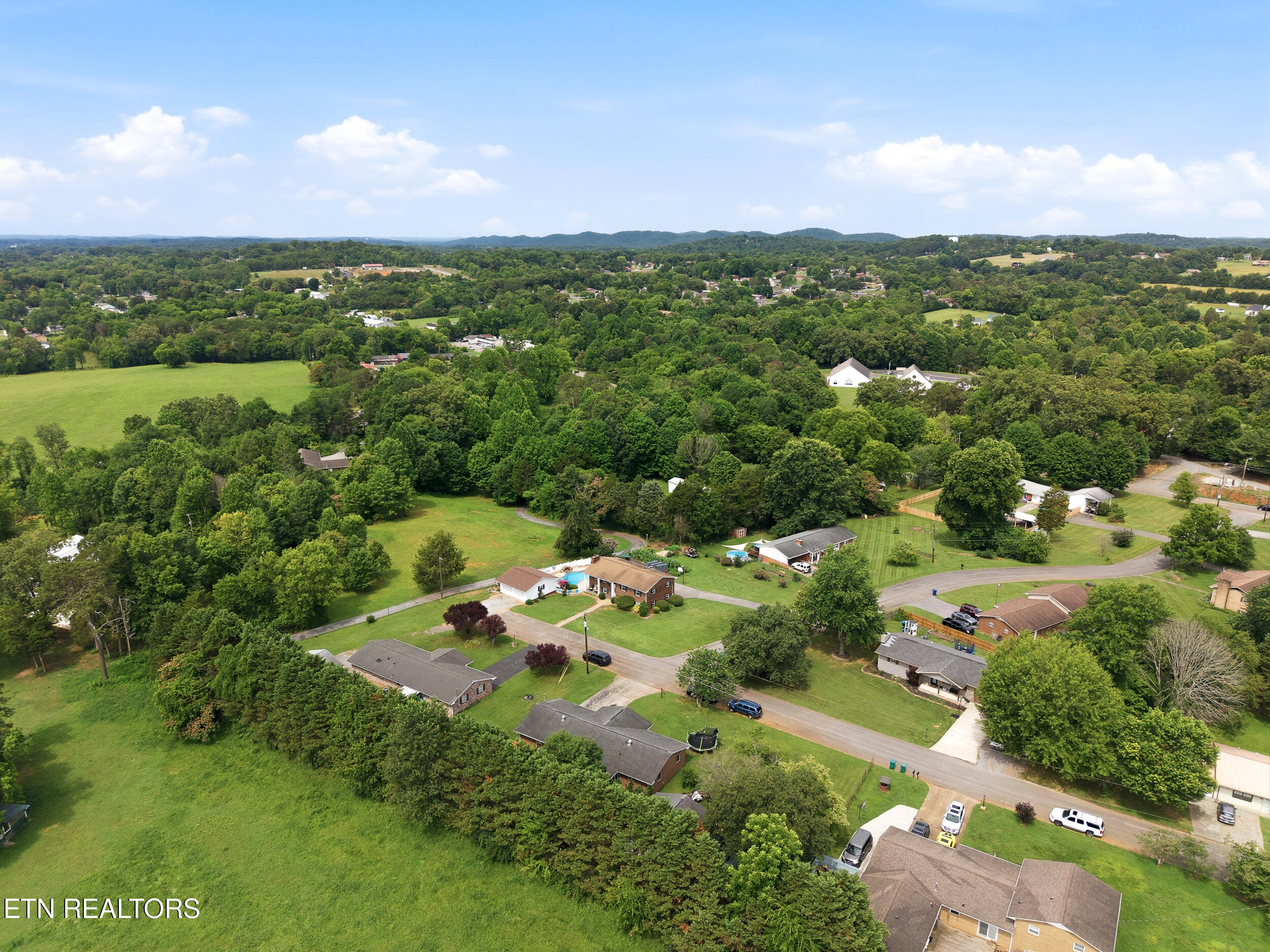 135 Colonial Circle Seymour TN 37865