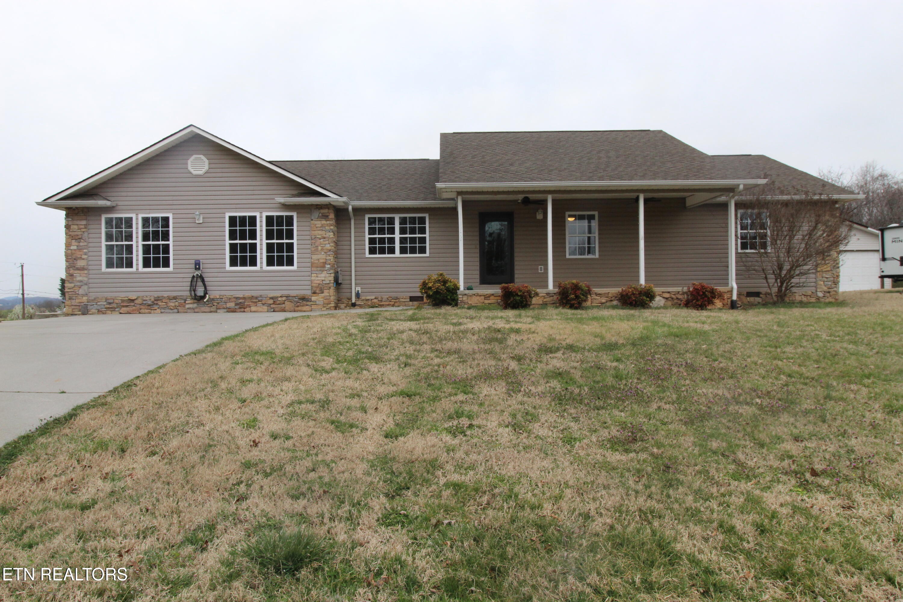 3757 Hillview Drive Maryville TN 37801