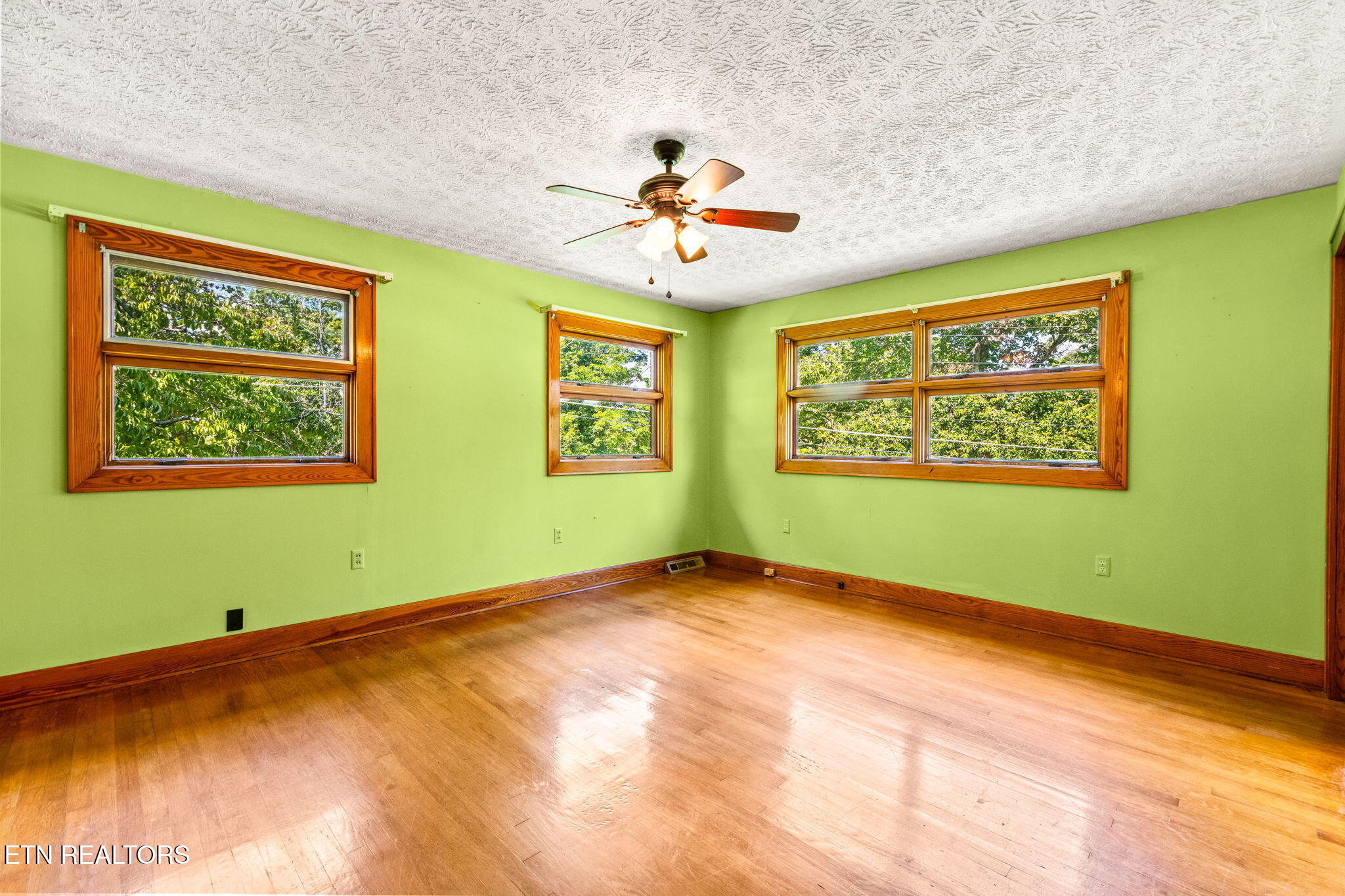 505 Claiborne Road Lafollette TN 37766