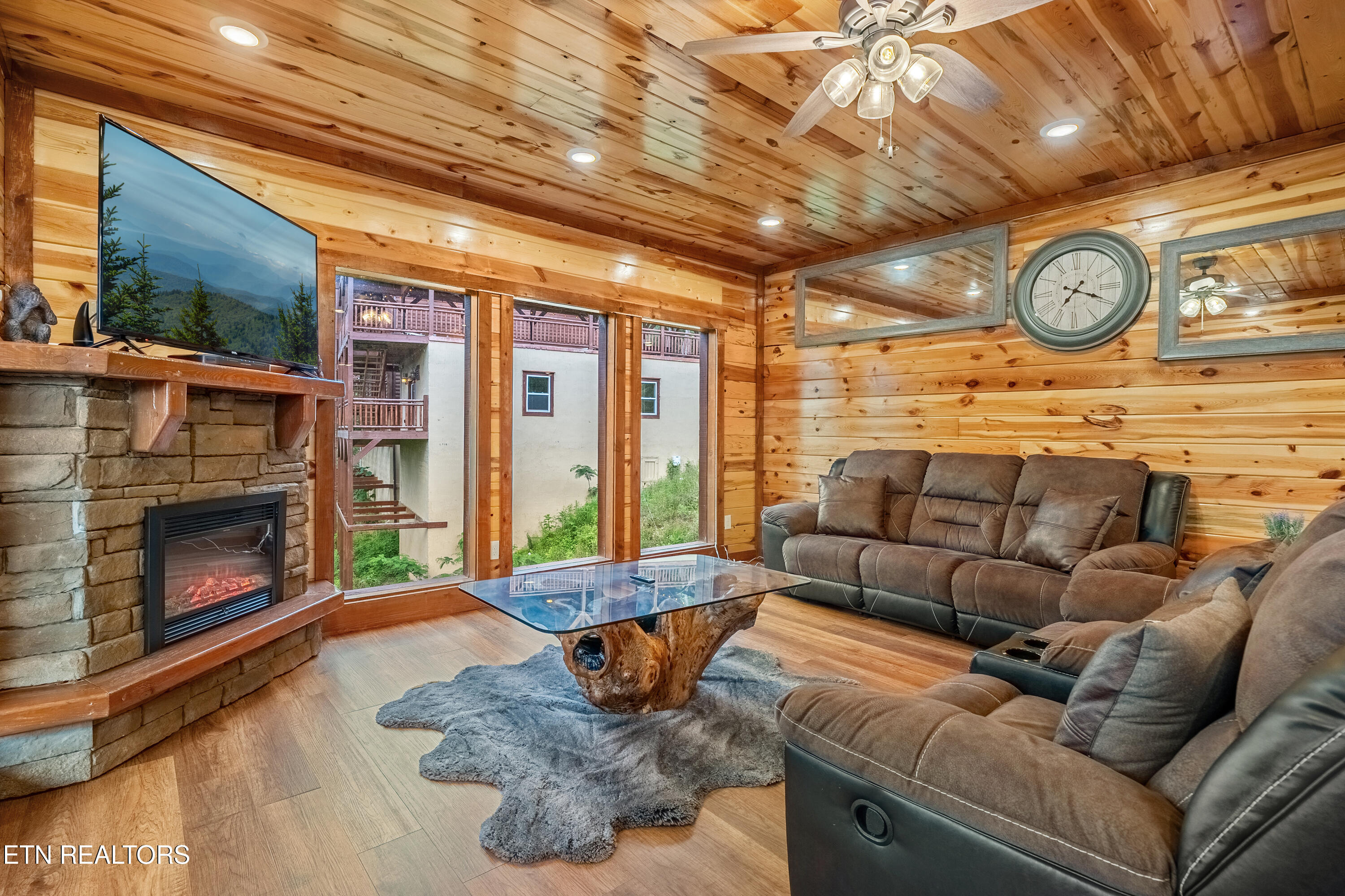 2864 Owens Rdg Way Sevierville TN 37876