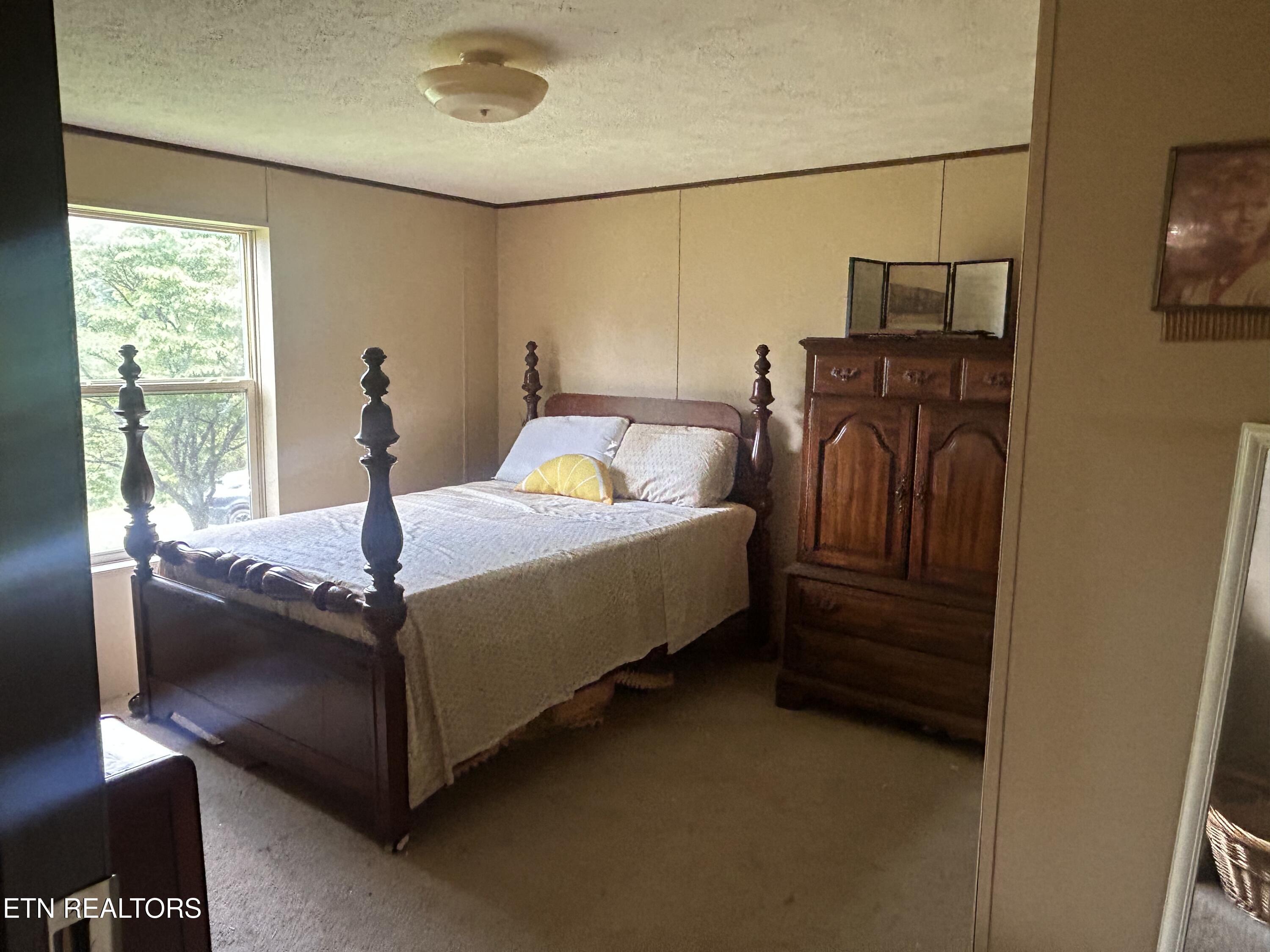 112 Stiner Shores Road Sharps Chapel TN 37866