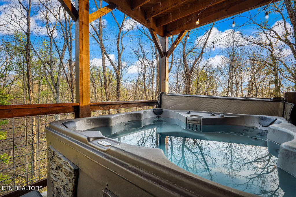 834 Pine Top Lane Gatlinburg TN 37738