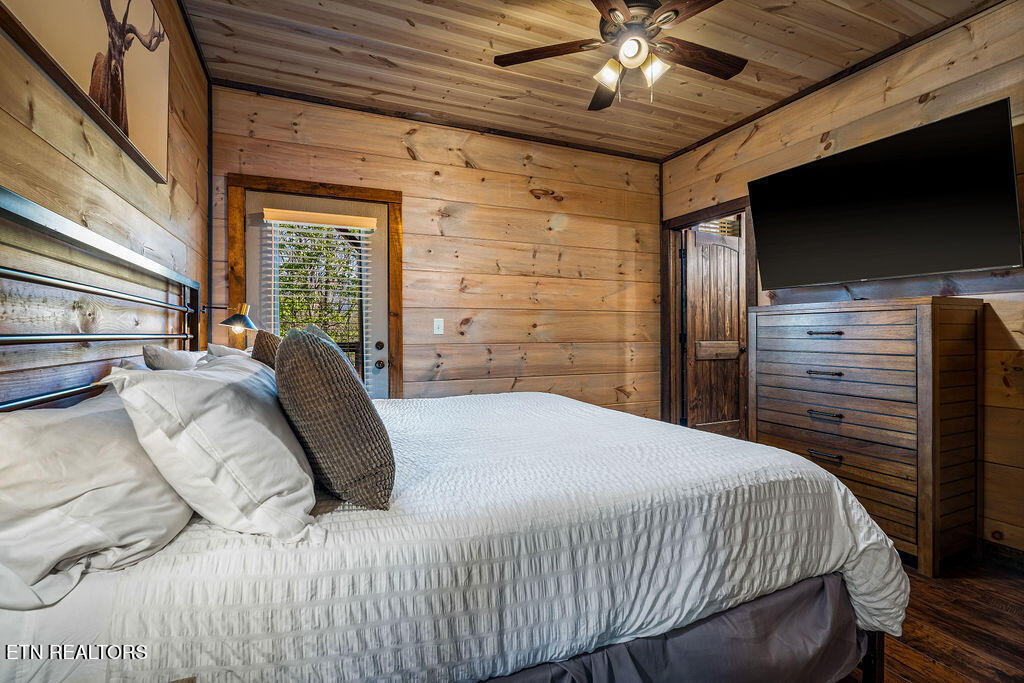 834 Pine Top Lane Gatlinburg TN 37738