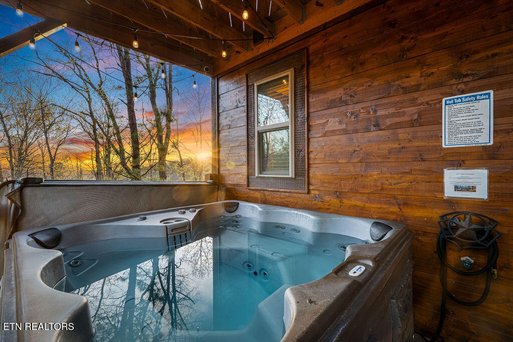 834 Pine Top Lane Gatlinburg TN 37738