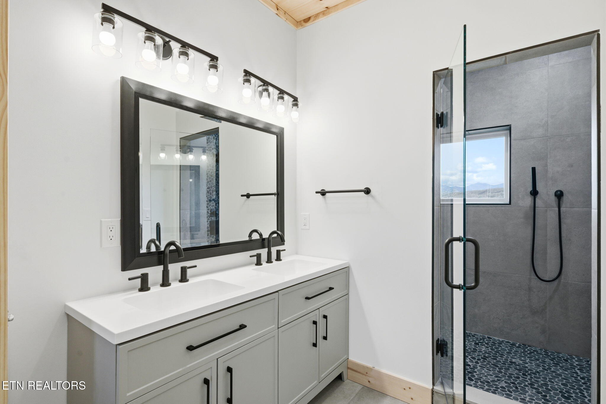 644 Ridge Top Loop Gatlinburg TN 37738