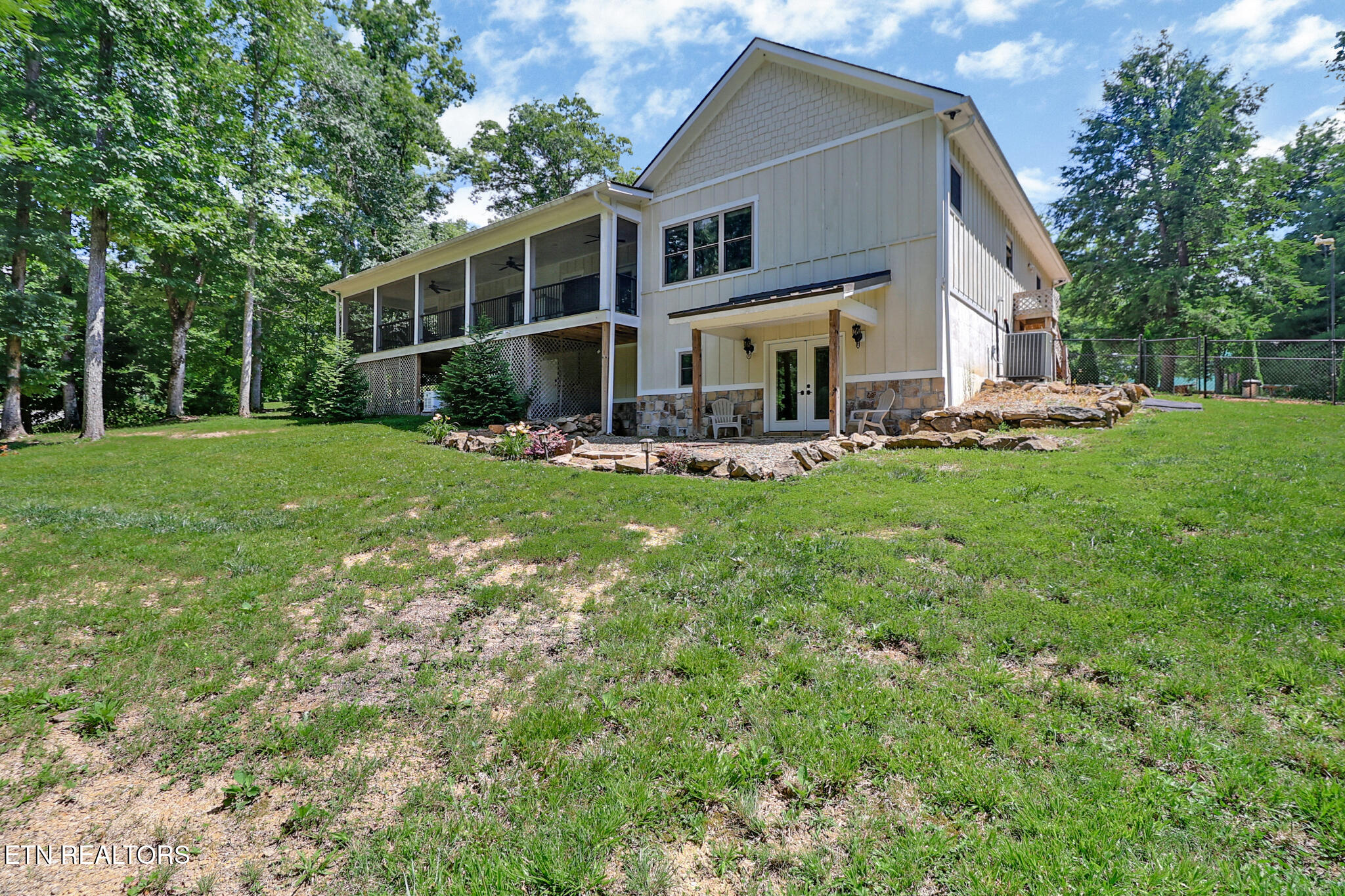 292 Crouch Branch Lane Allardt TN 38504