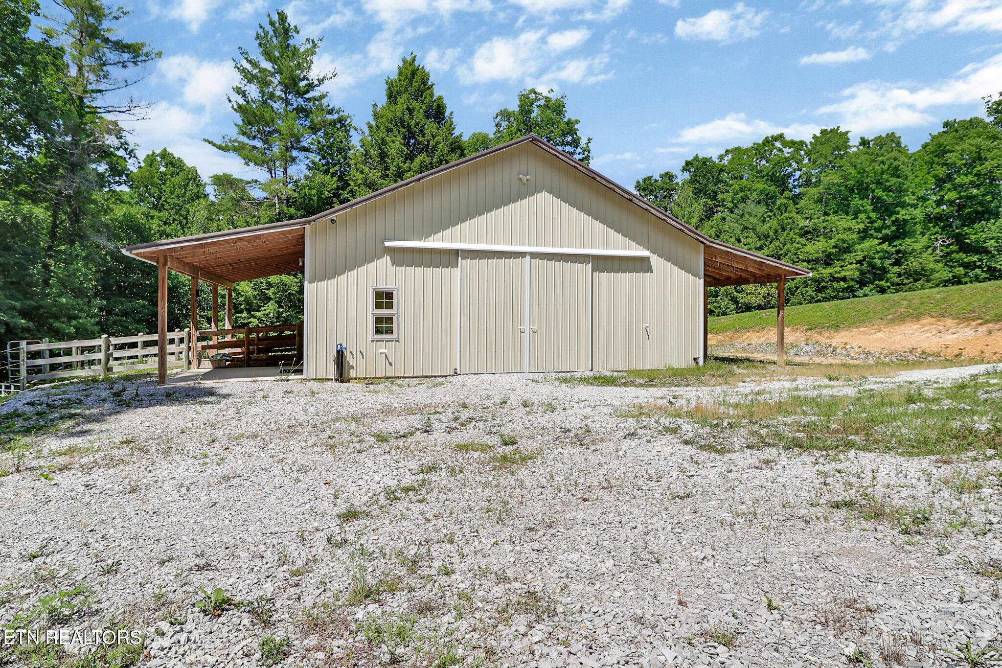 292 Crouch Branch Lane Allardt TN 38504
