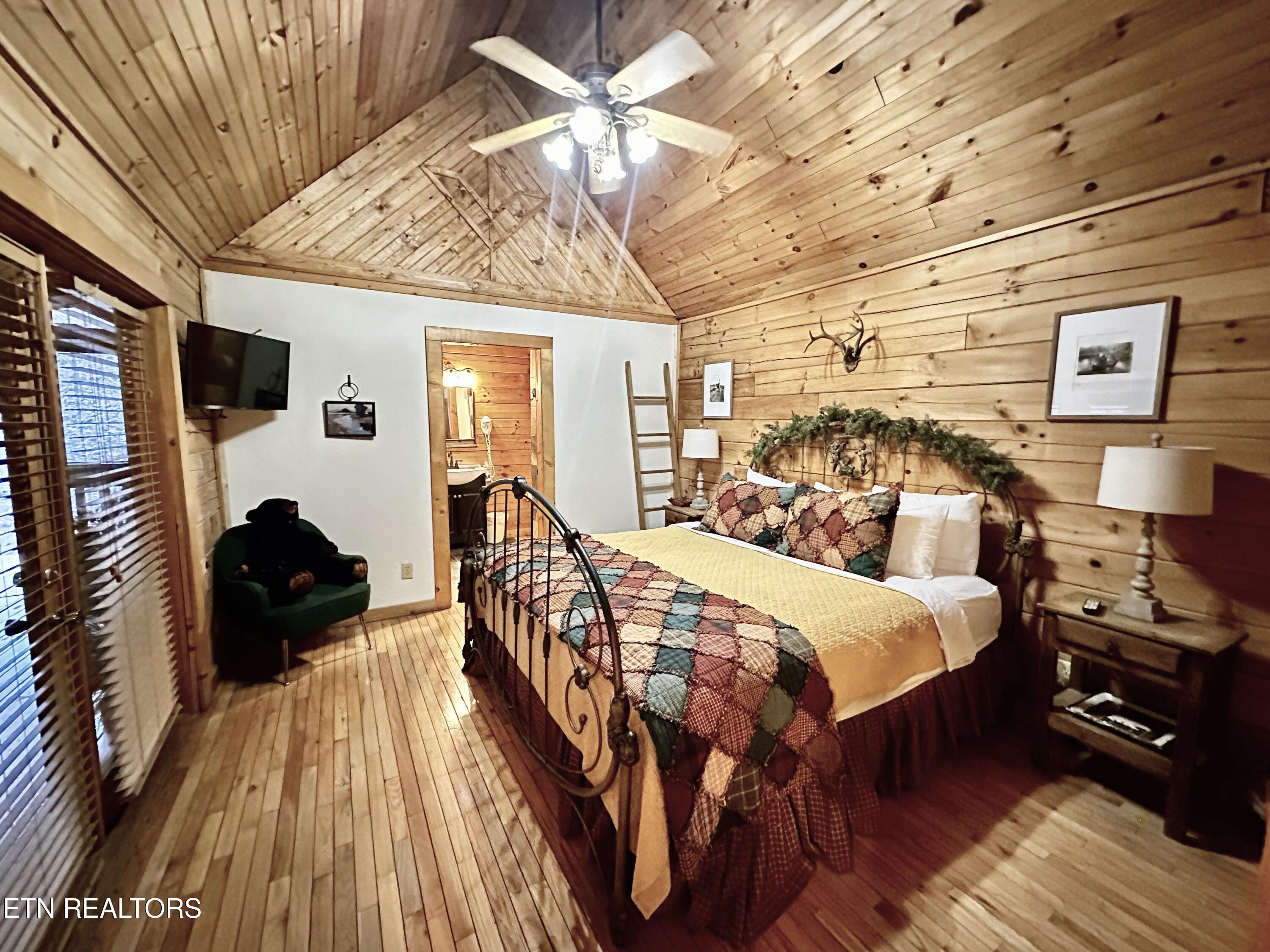 831 Bear Run Way Sevierville TN 37862