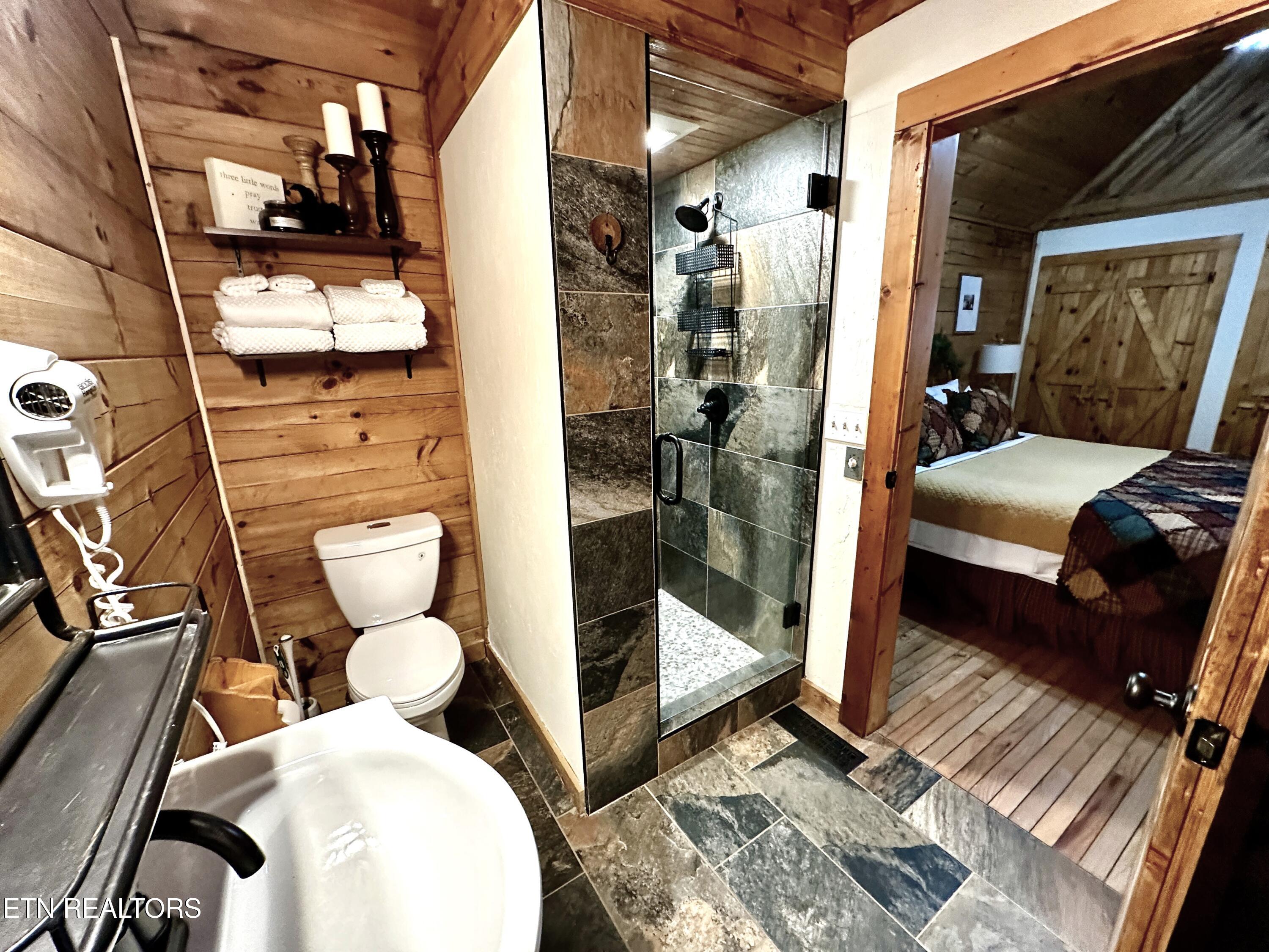 831 Bear Run Way Sevierville TN 37862