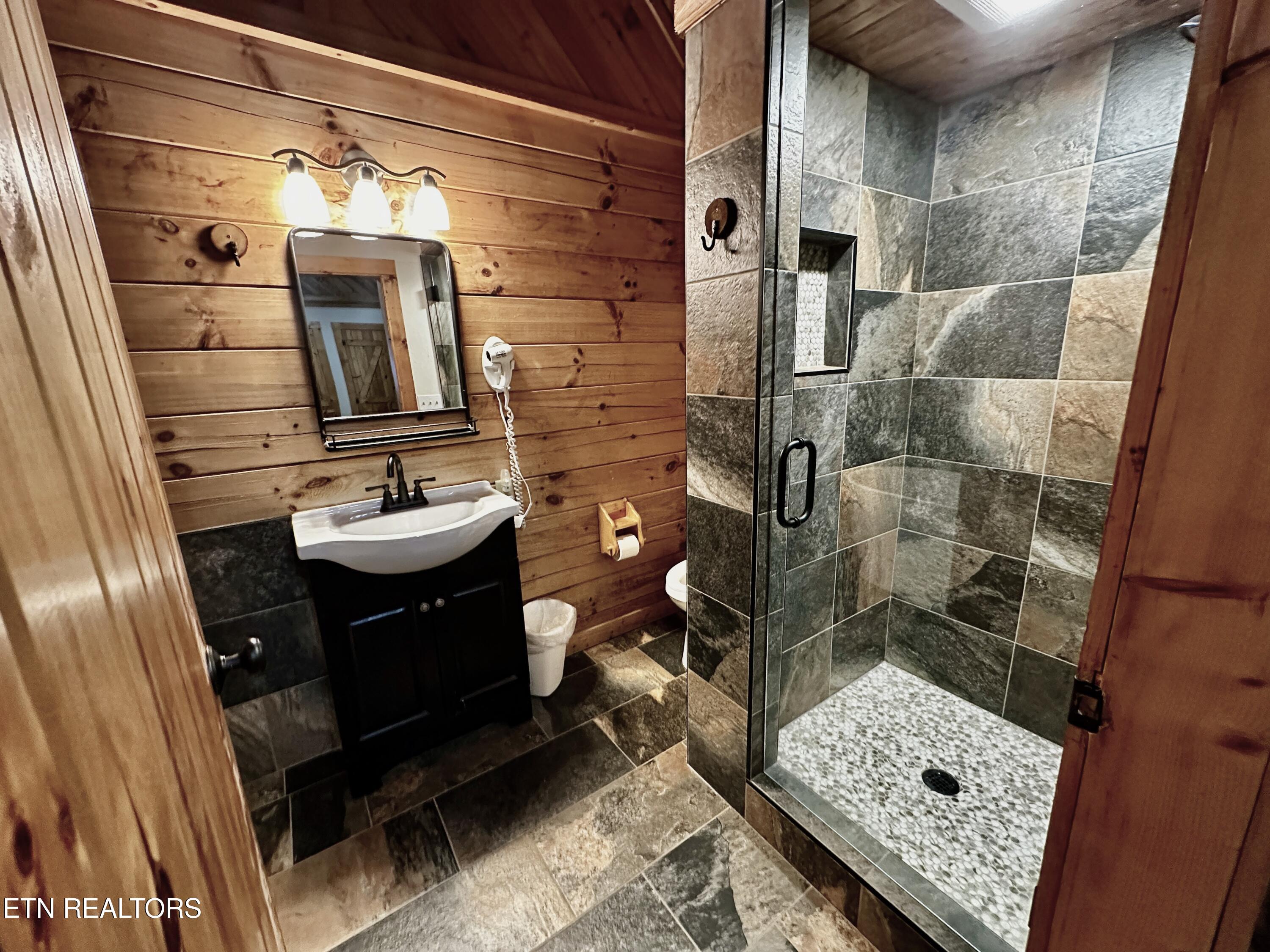 831 Bear Run Way Sevierville TN 37862