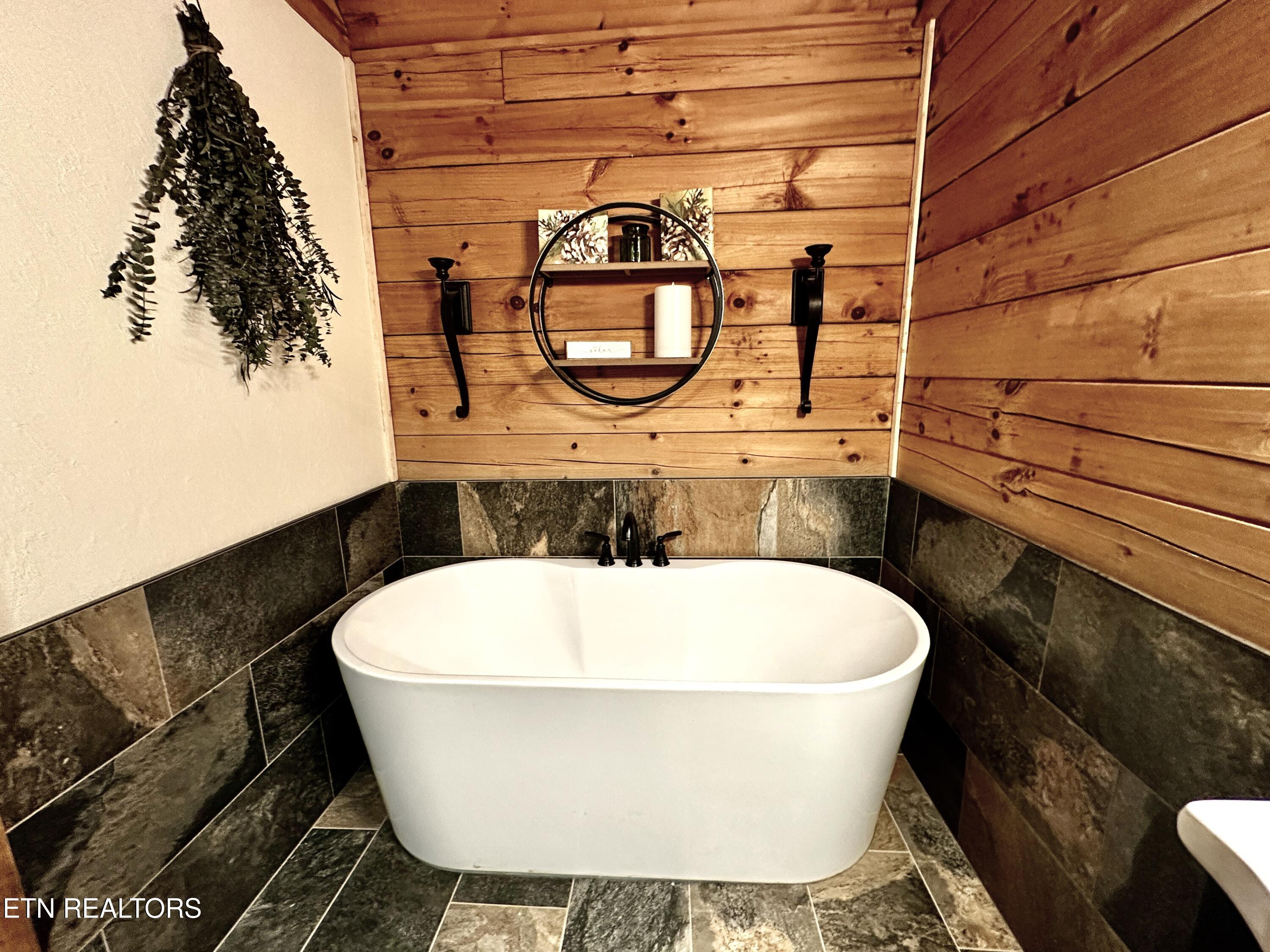831 Bear Run Way Sevierville TN 37862