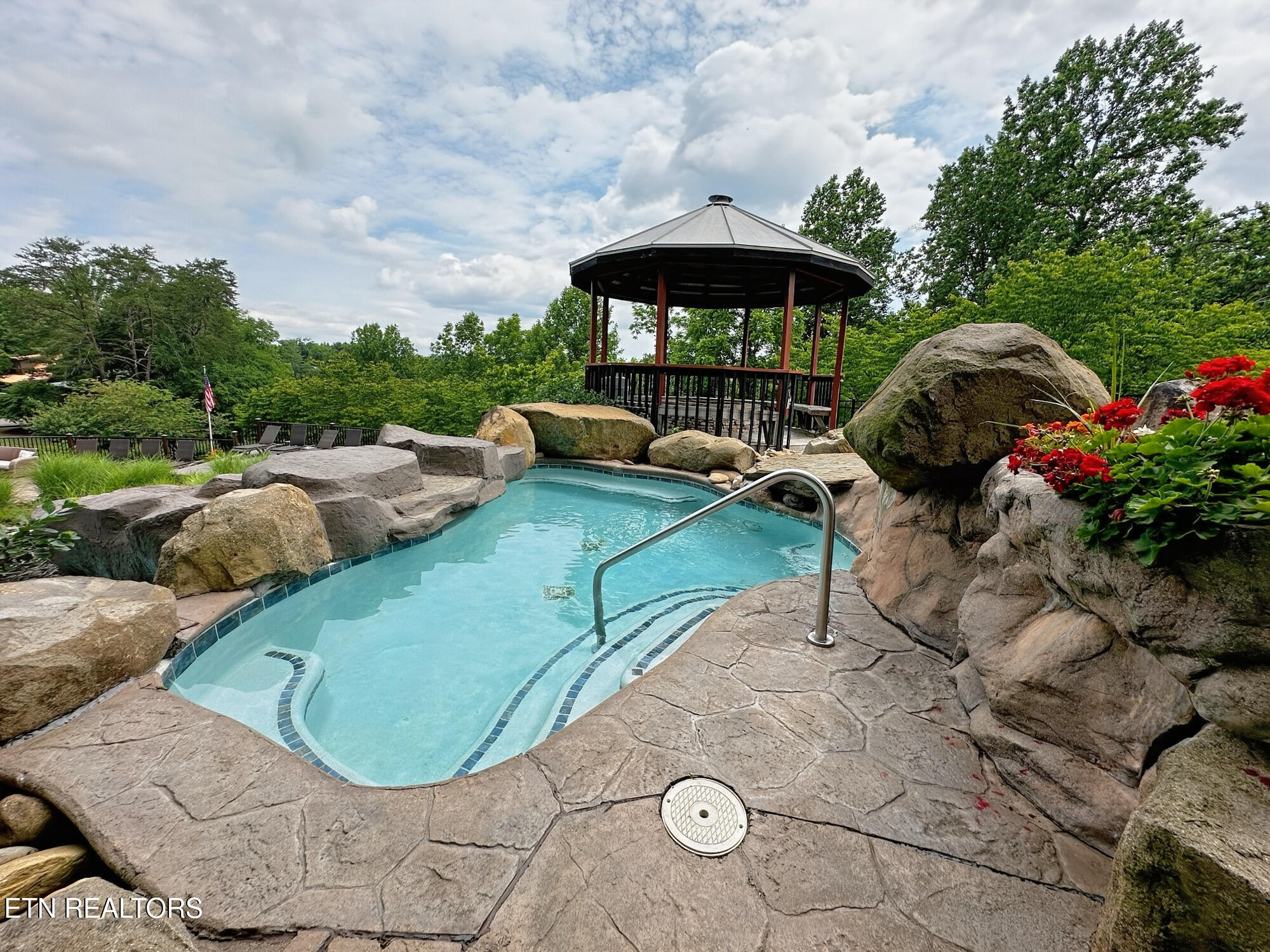 831 Bear Run Way Sevierville TN 37862