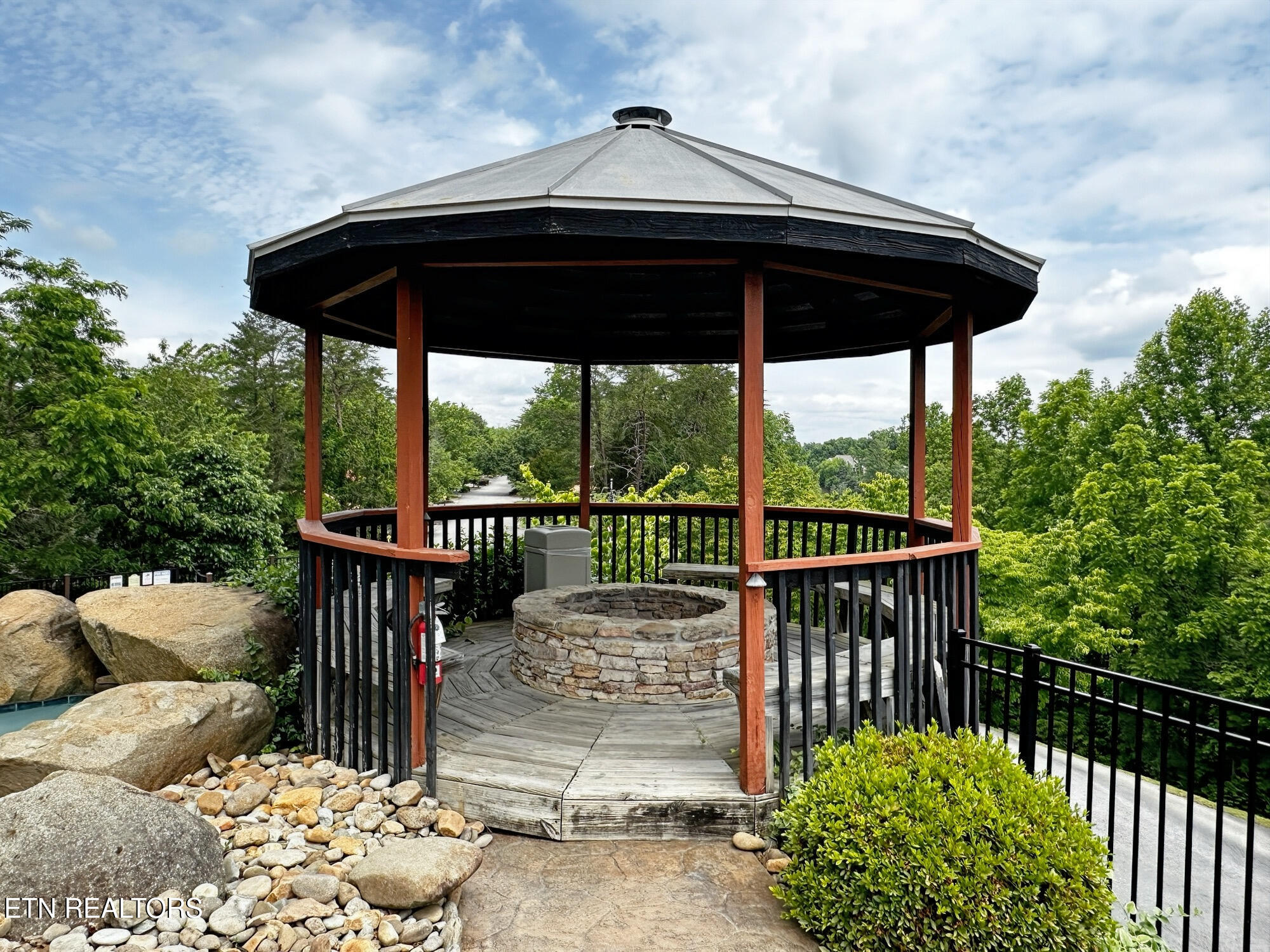 831 Bear Run Way Sevierville TN 37862
