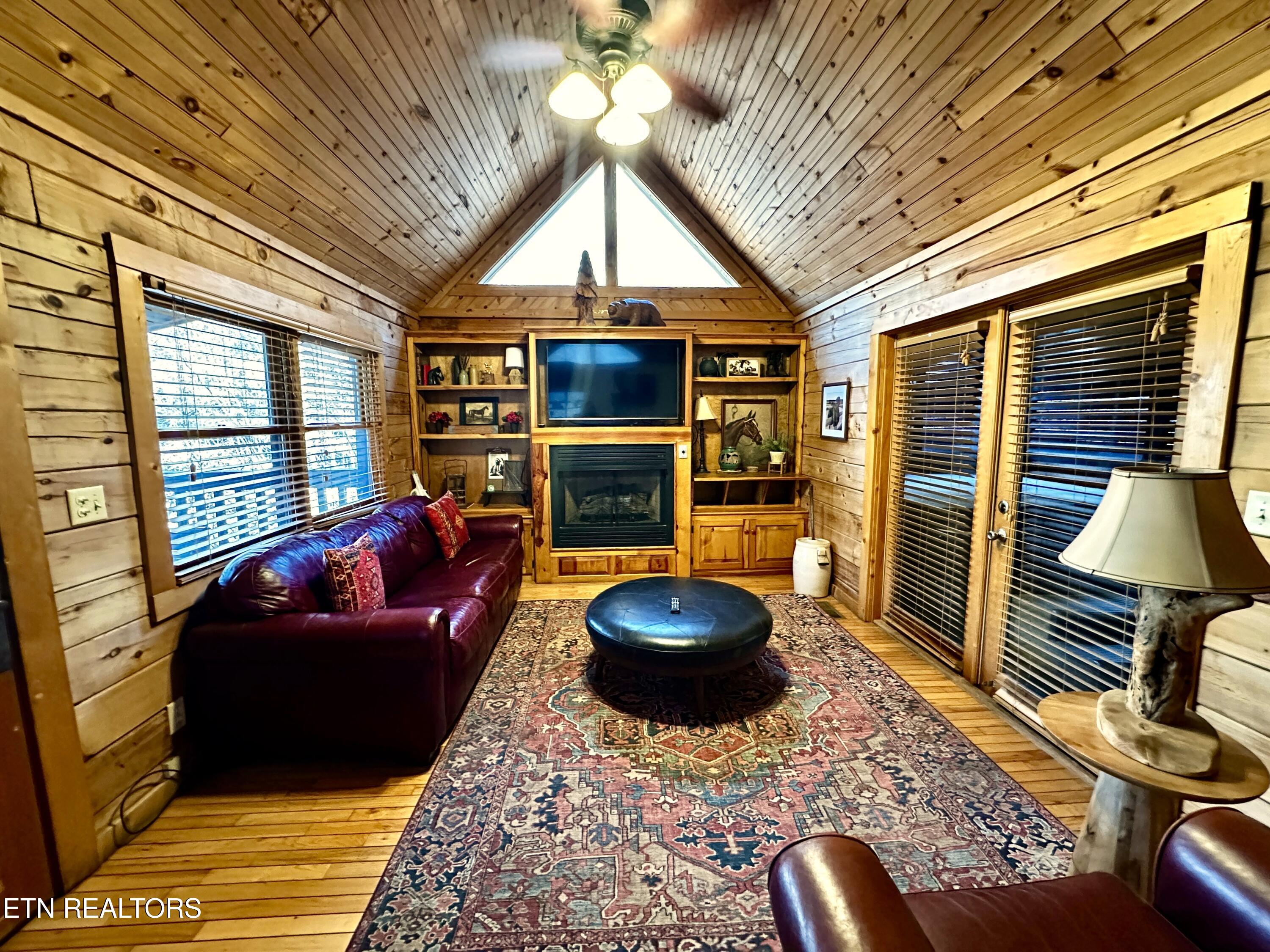 831 Bear Run Way Sevierville TN 37862