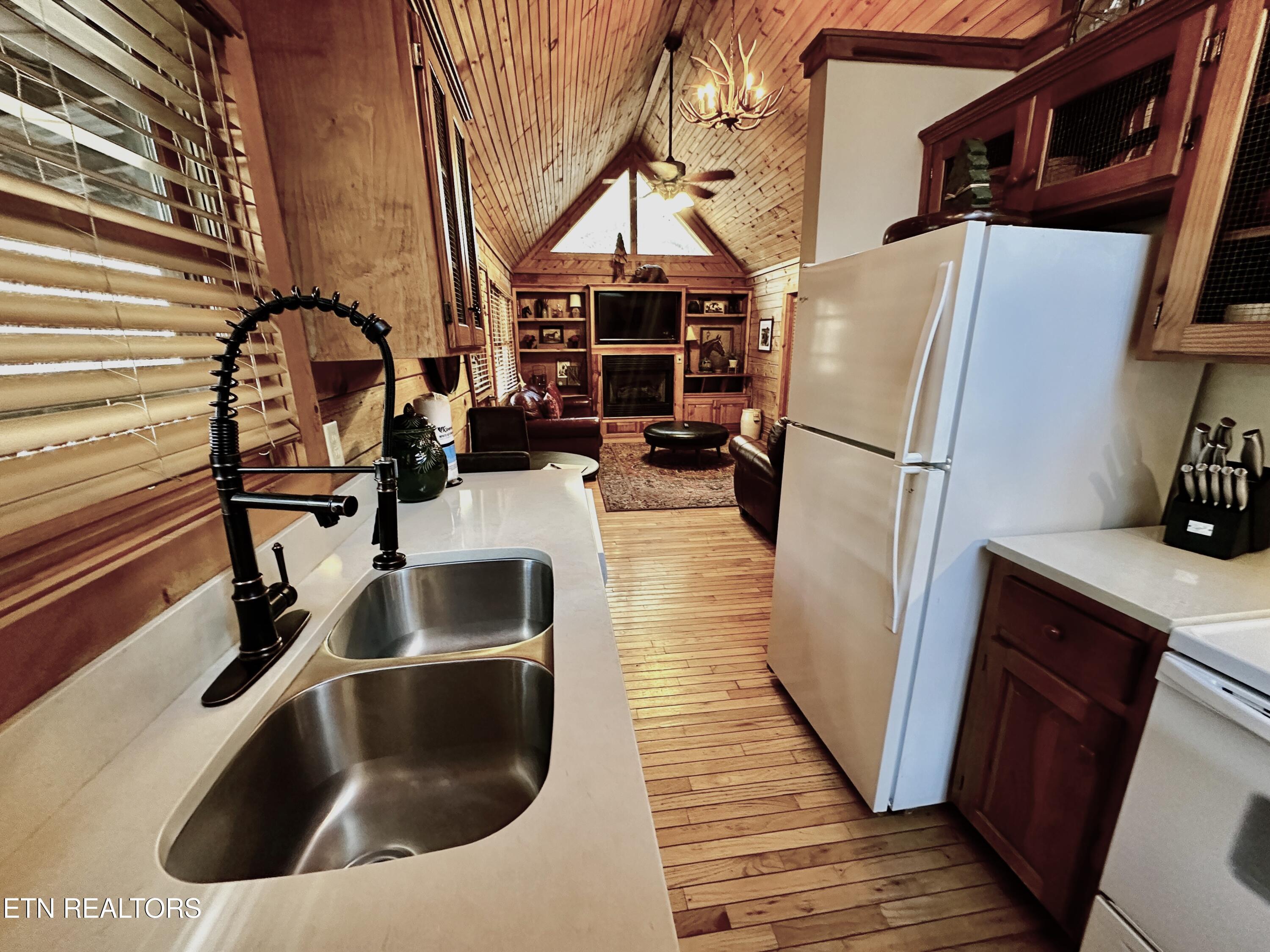 831 Bear Run Way Sevierville TN 37862