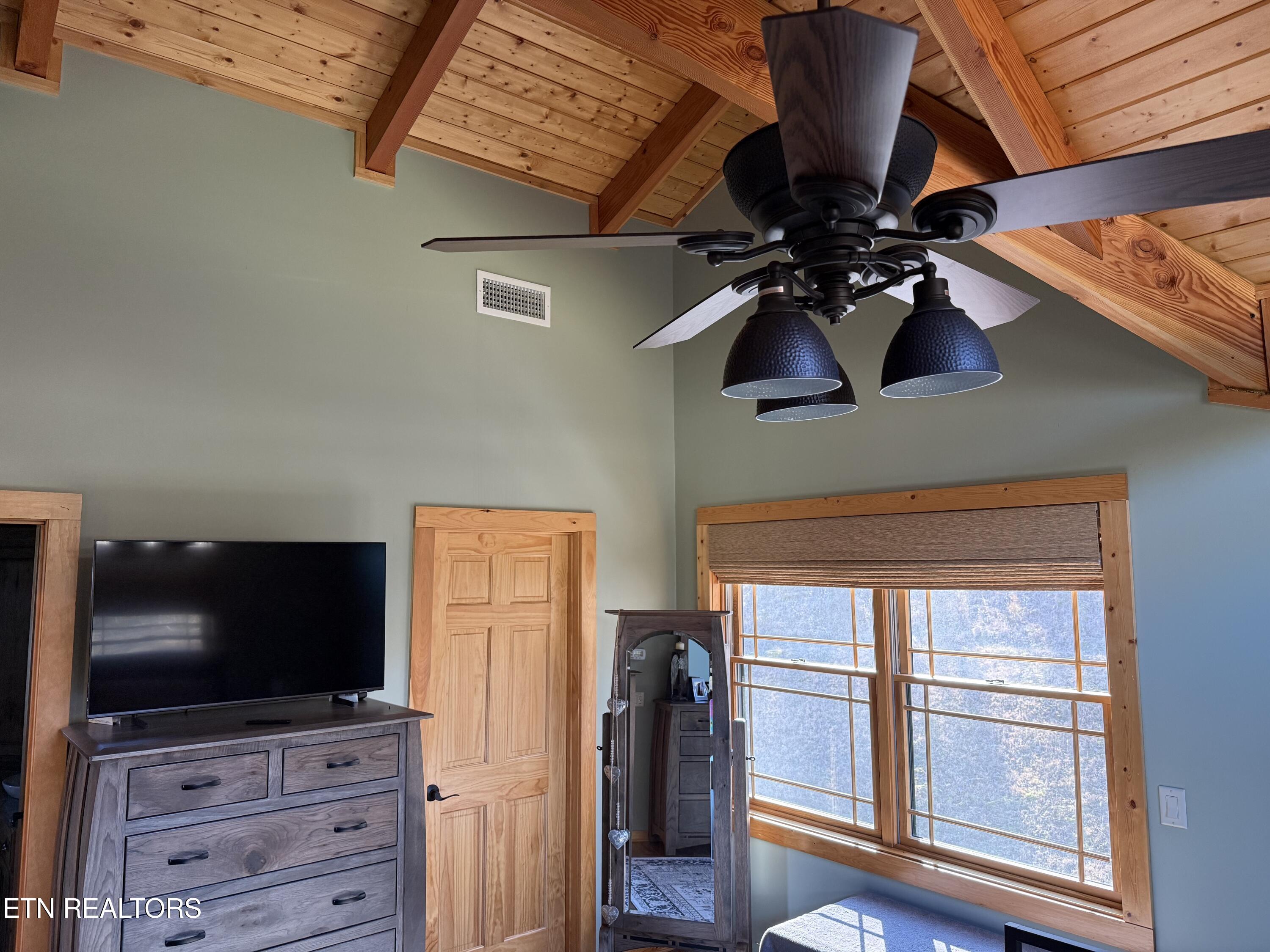 575 E Fork Road Whitleyville TN 38588