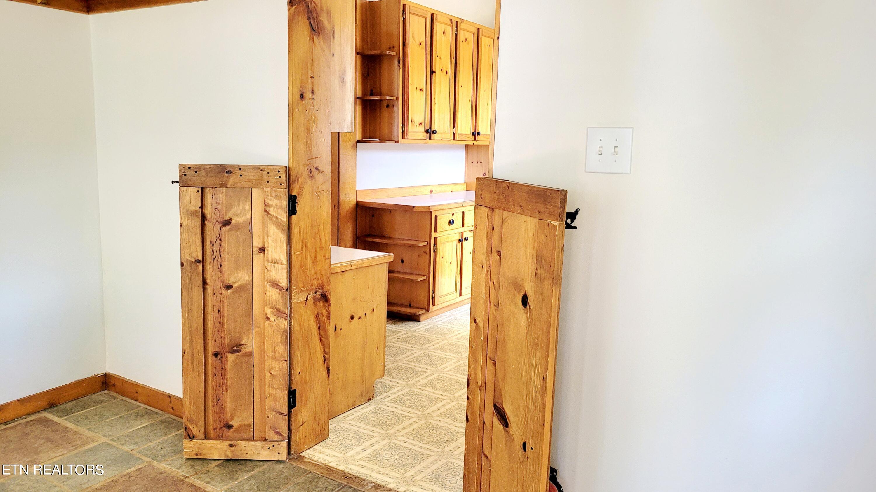 24680 Martel Road Lenoir City TN 37772