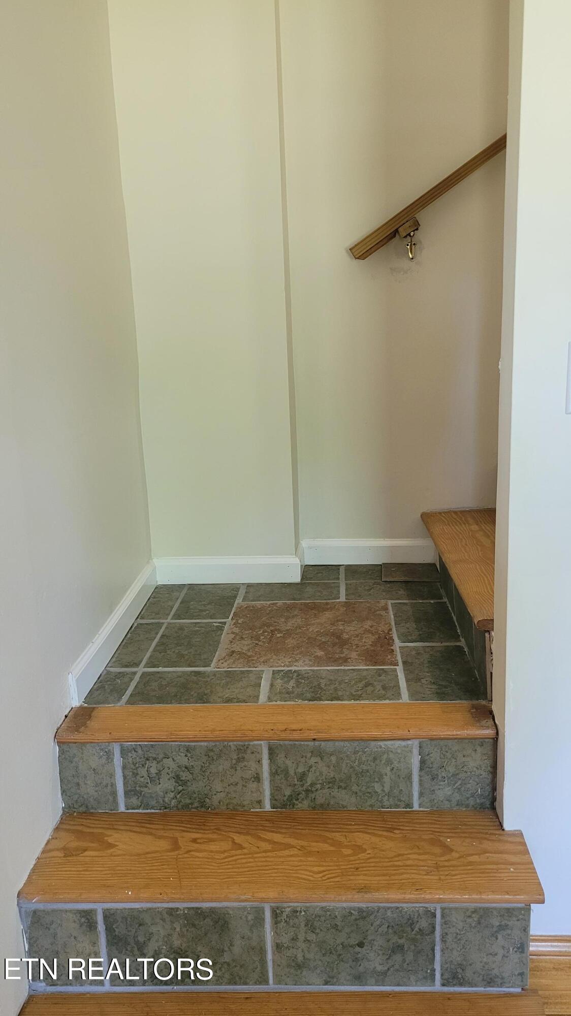 24680 Martel Road Lenoir City TN 37772