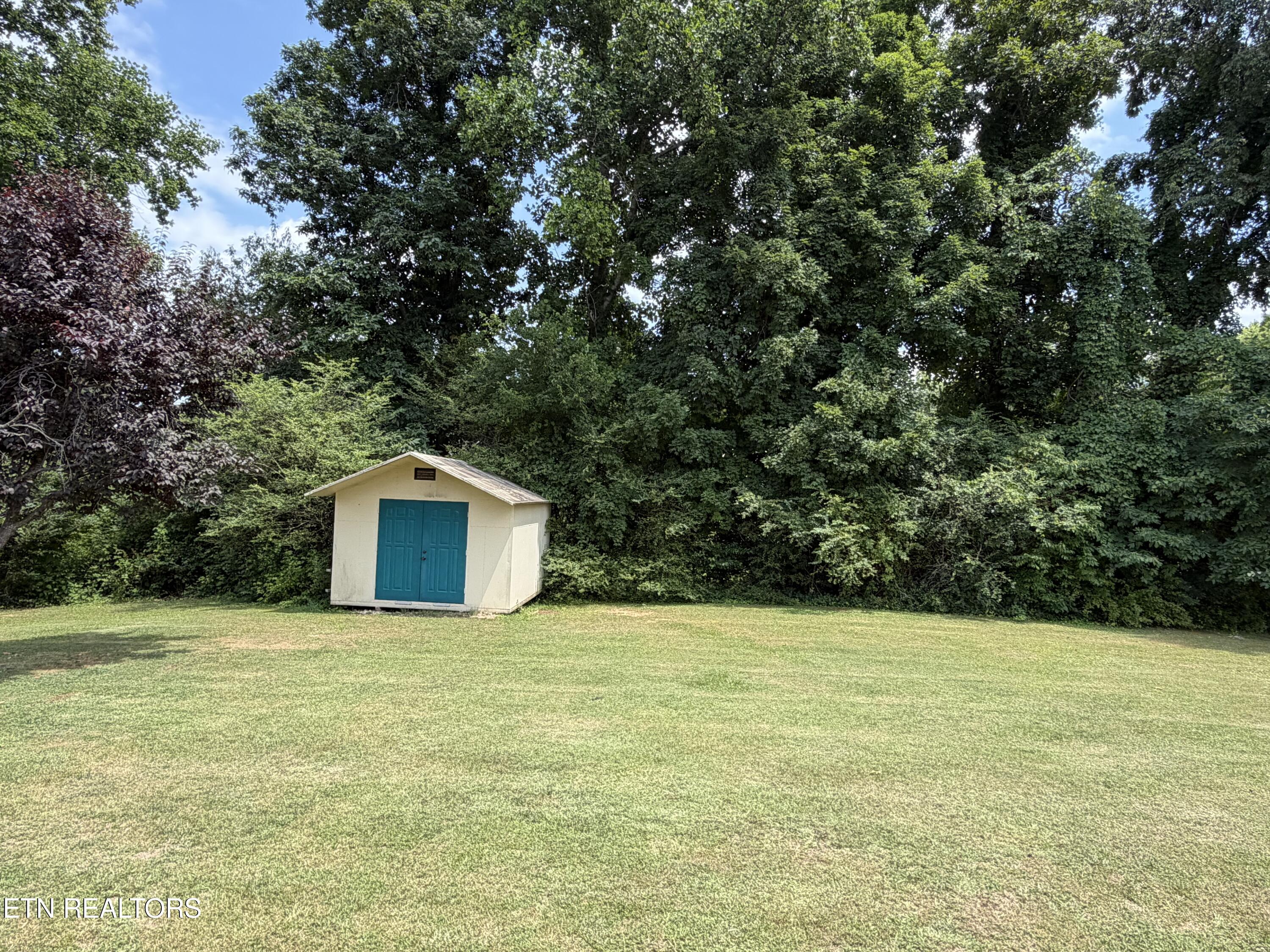 187 Crowley Circle Jacksboro TN 37757