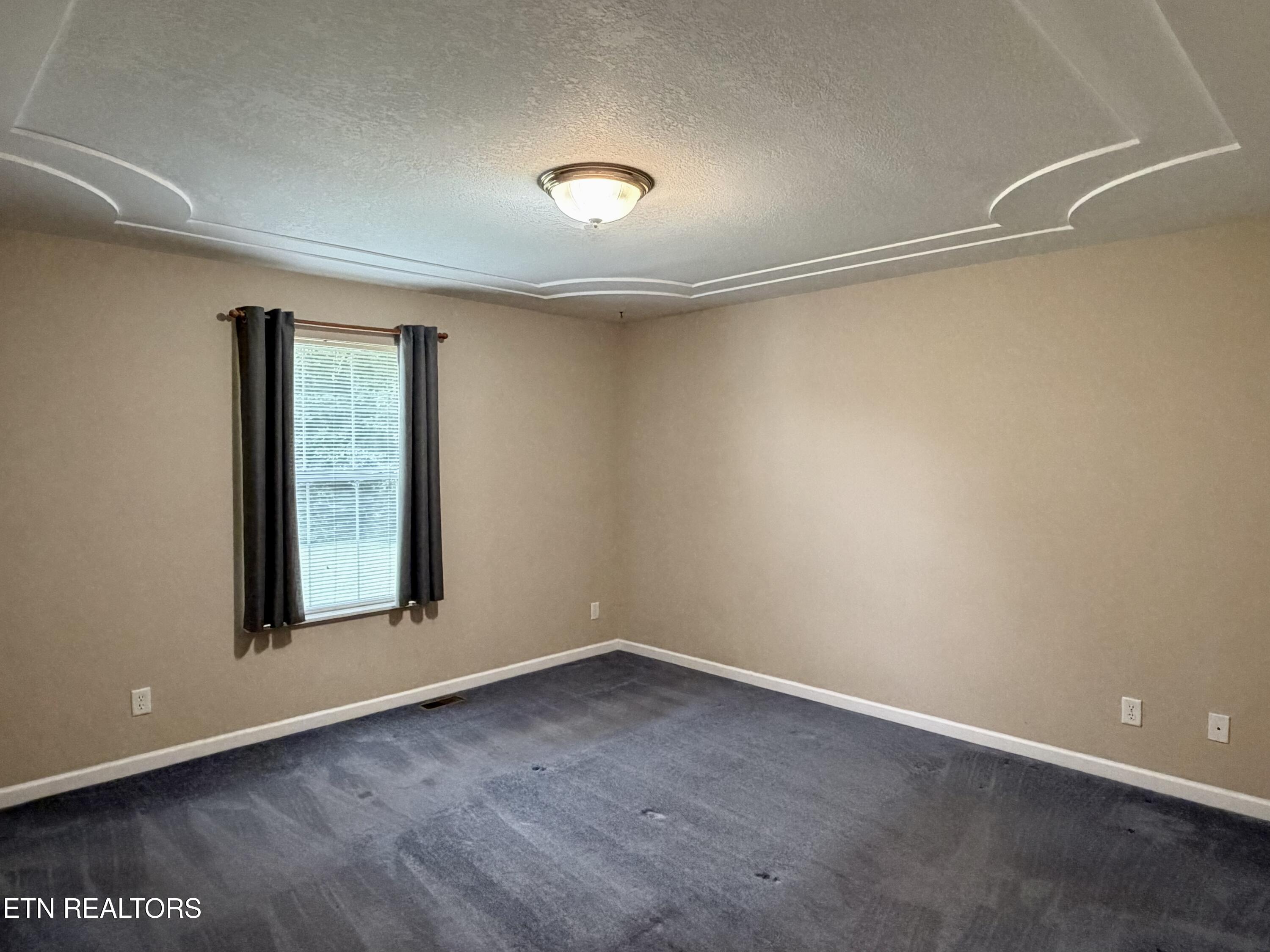 187 Crowley Circle Jacksboro TN 37757