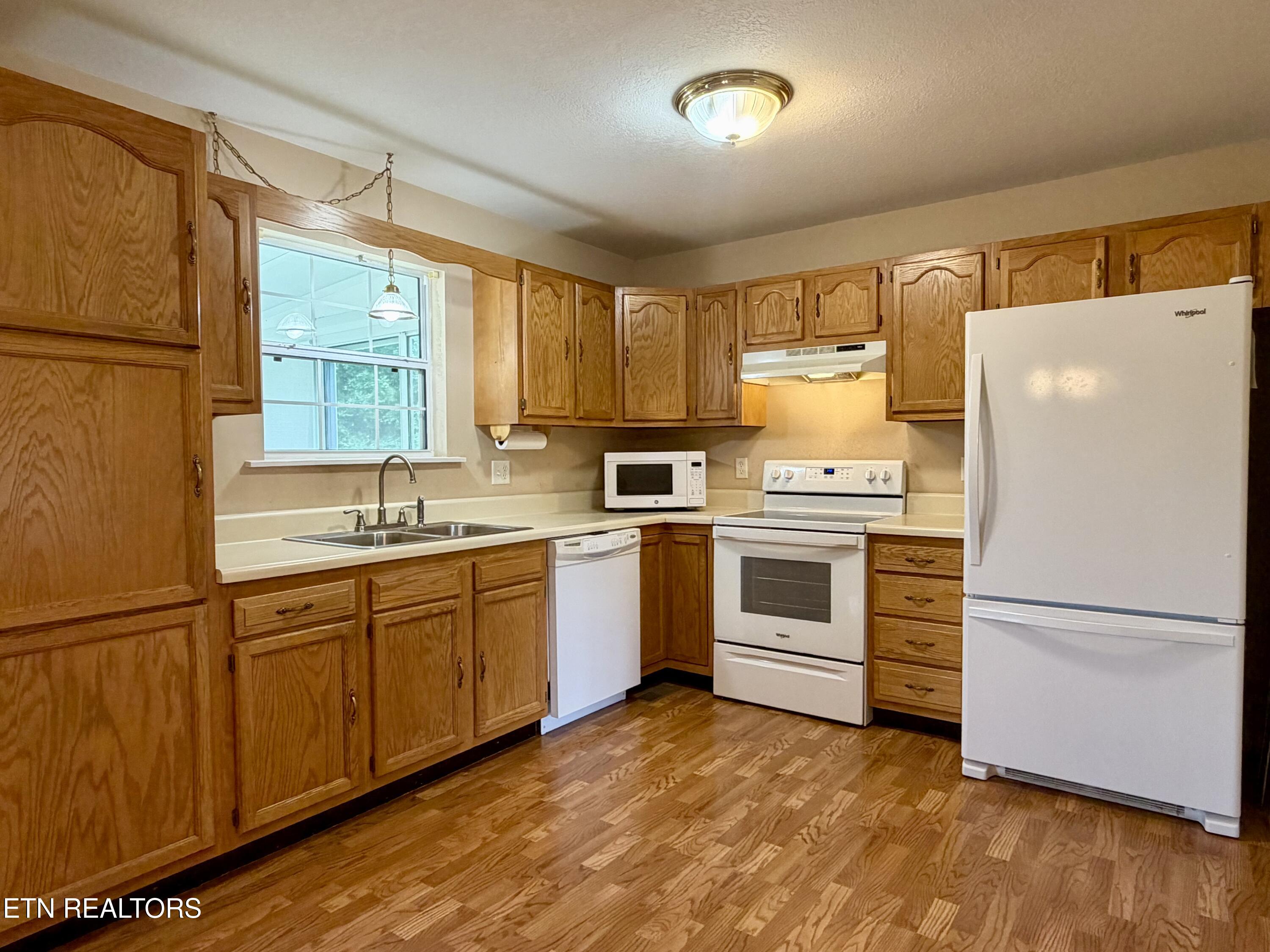 187 Crowley Circle Jacksboro TN 37757
