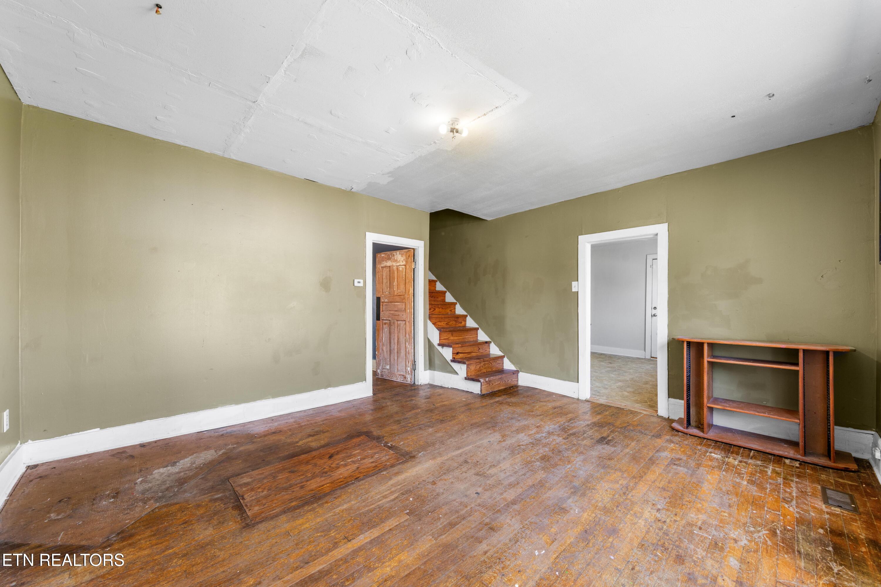 105 Clinton Street Harriman TN 37748