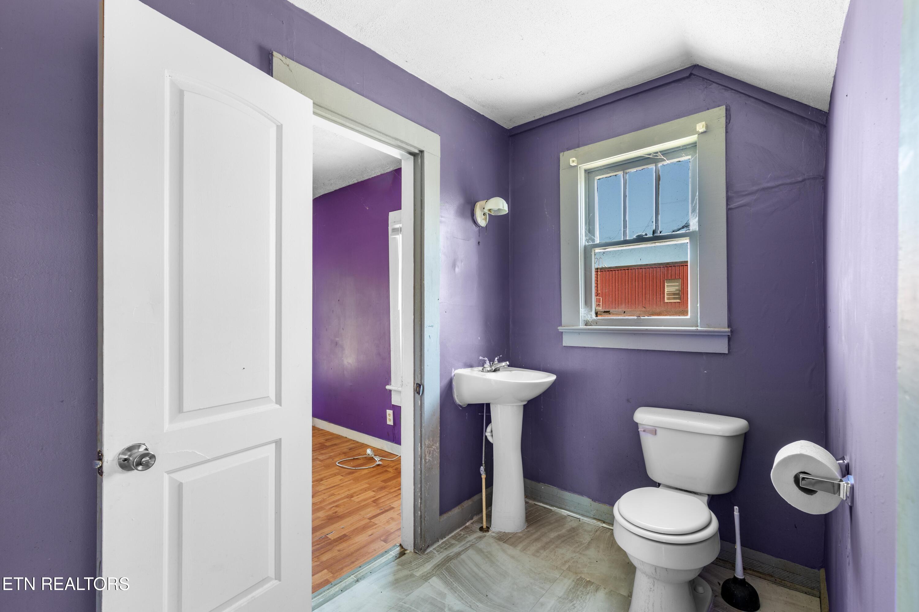 105 Clinton Street Harriman TN 37748