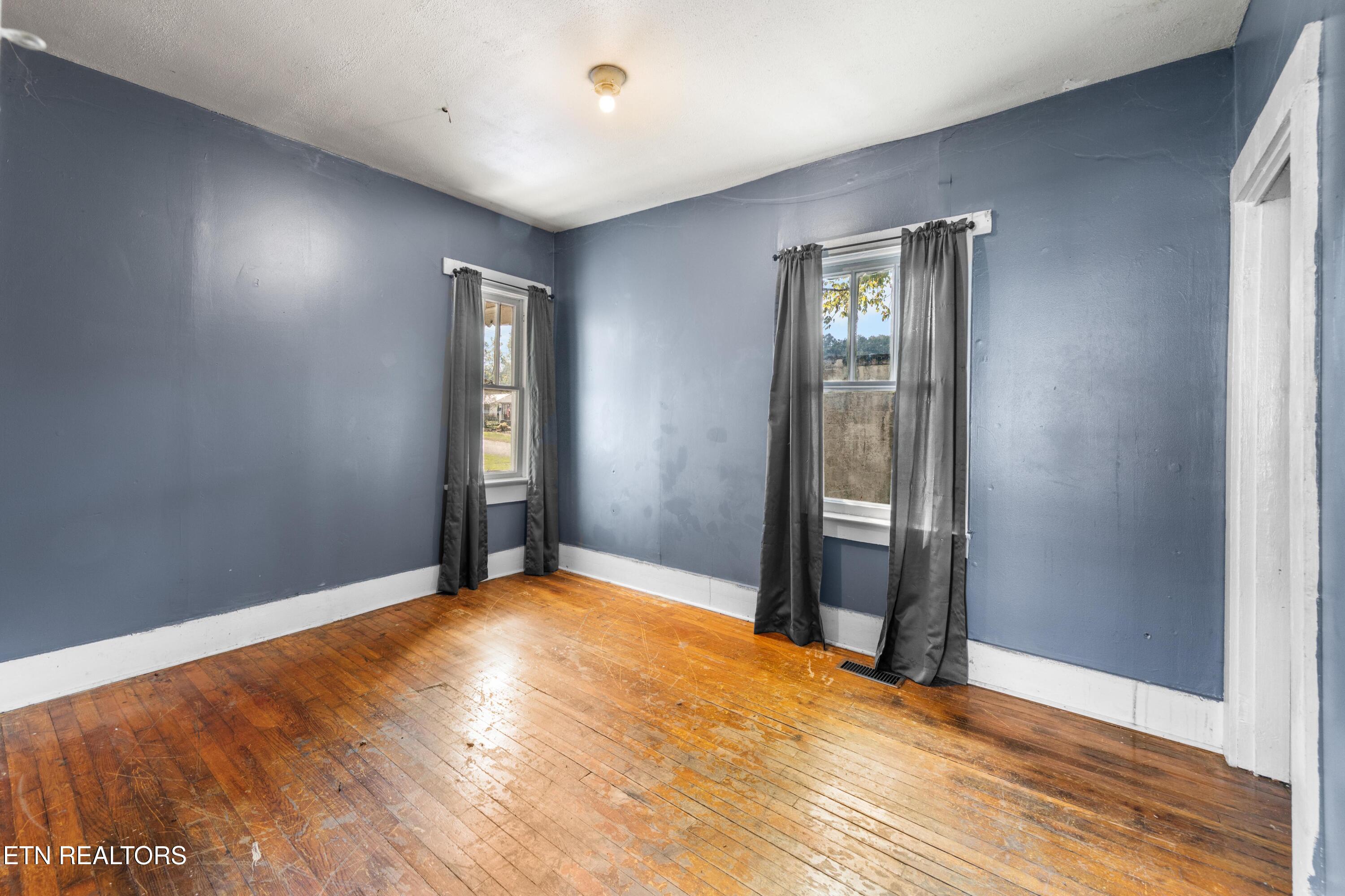 105 Clinton Street Harriman TN 37748