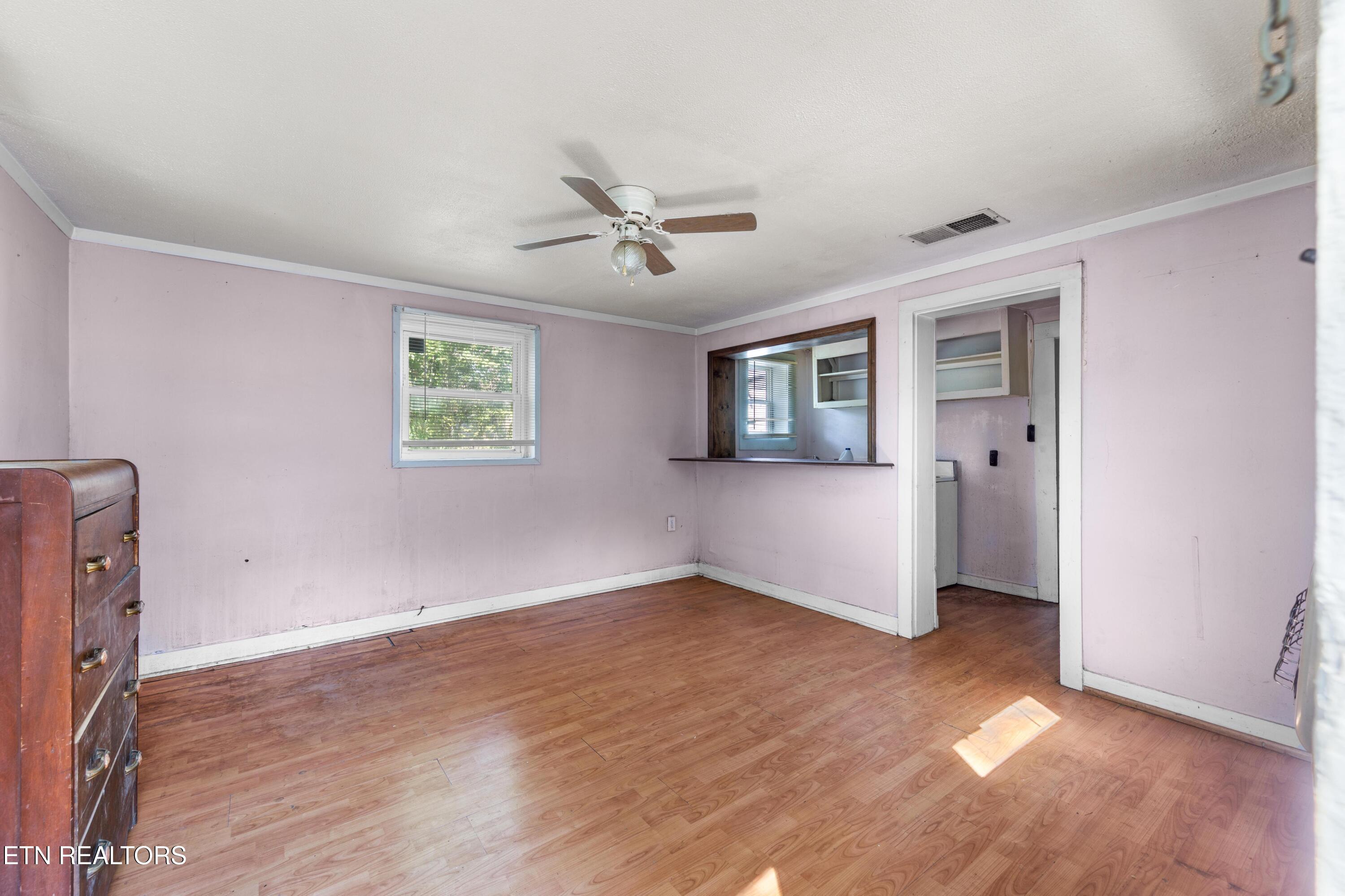 105 Clinton Street Harriman TN 37748