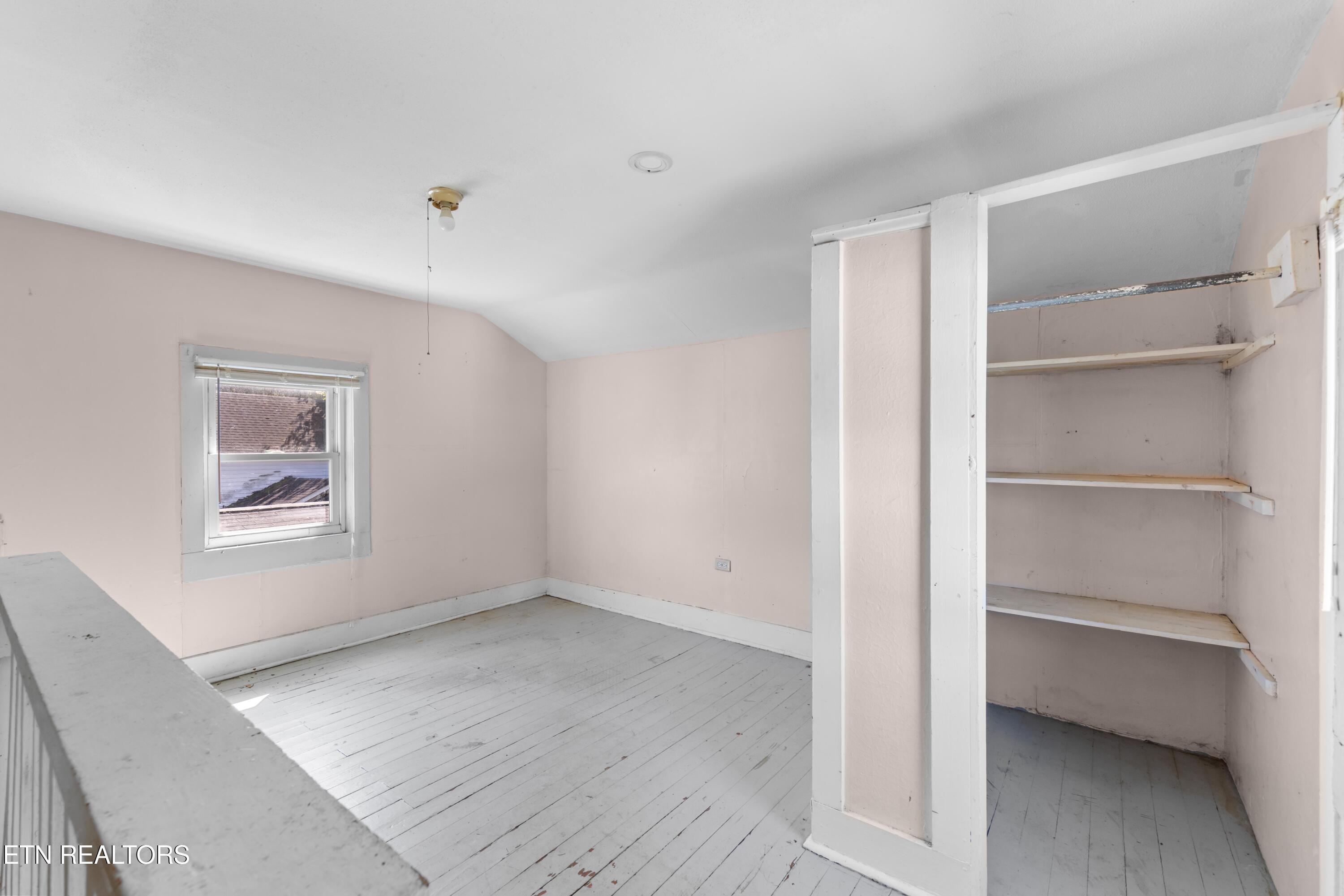105 Clinton Street Harriman TN 37748