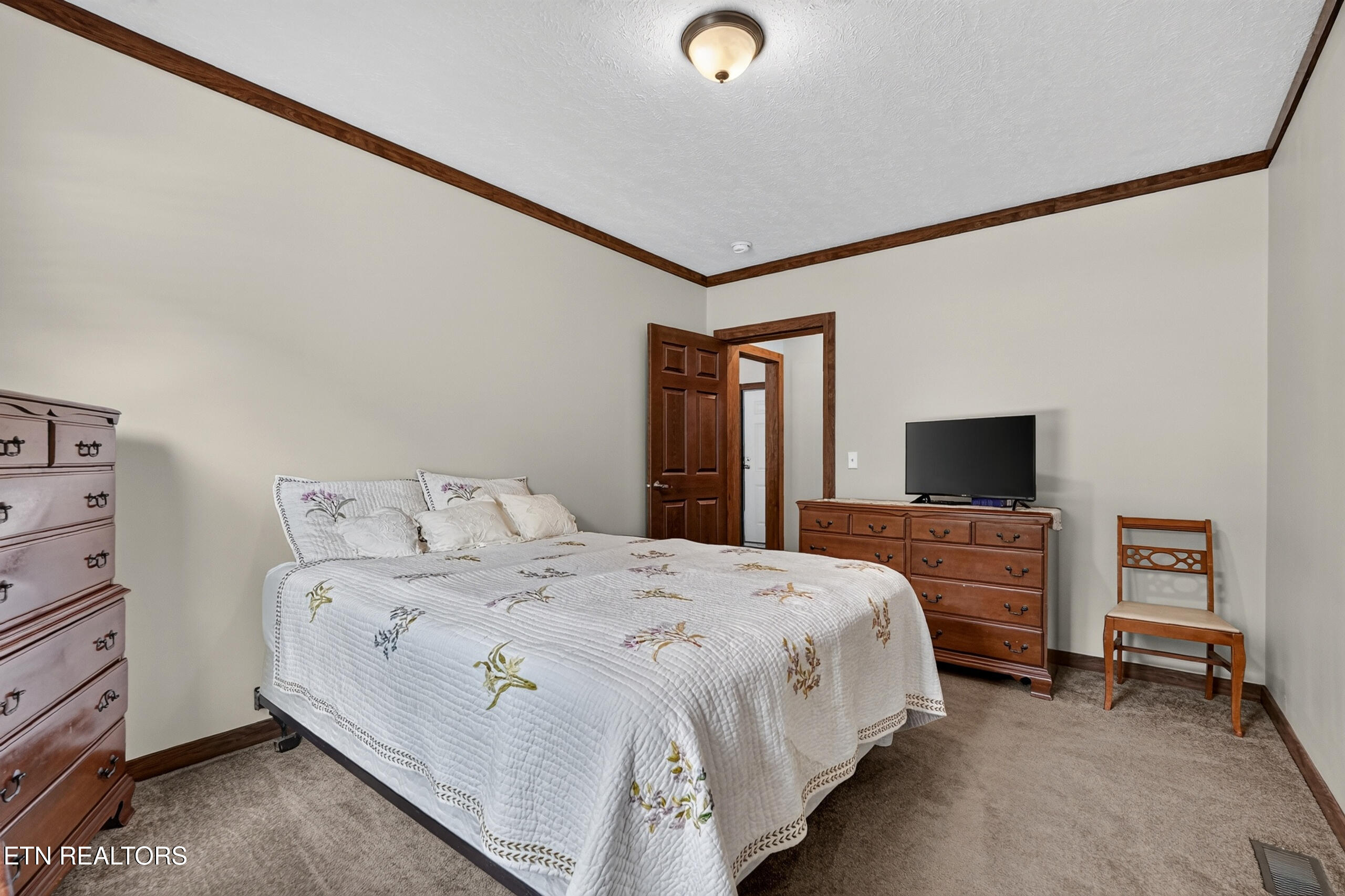 295 Narrow Way Crossville TN 38572