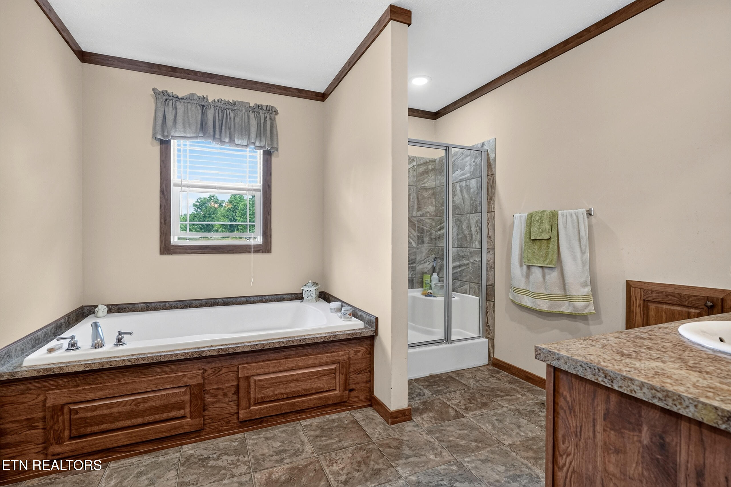 295 Narrow Way Crossville TN 38572
