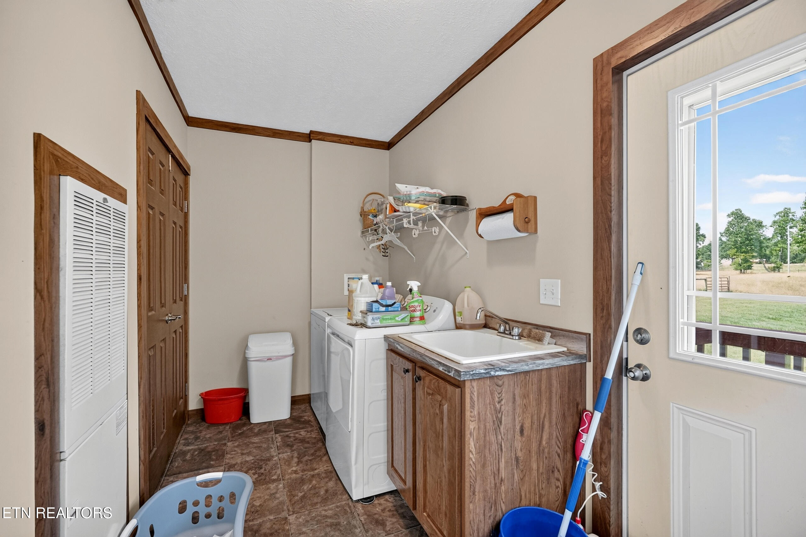 295 Narrow Way Crossville TN 38572
