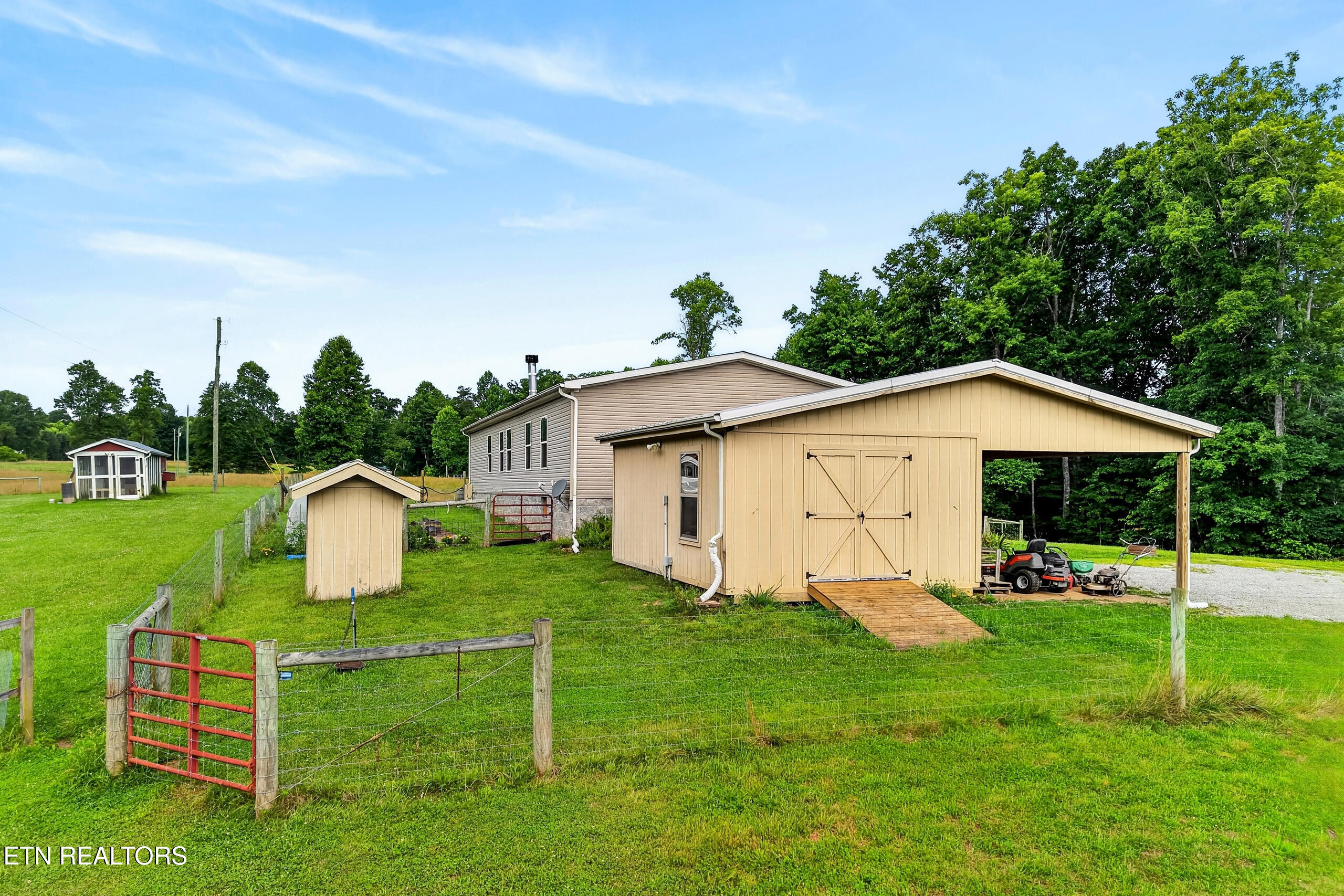 295 Narrow Way Crossville TN 38572