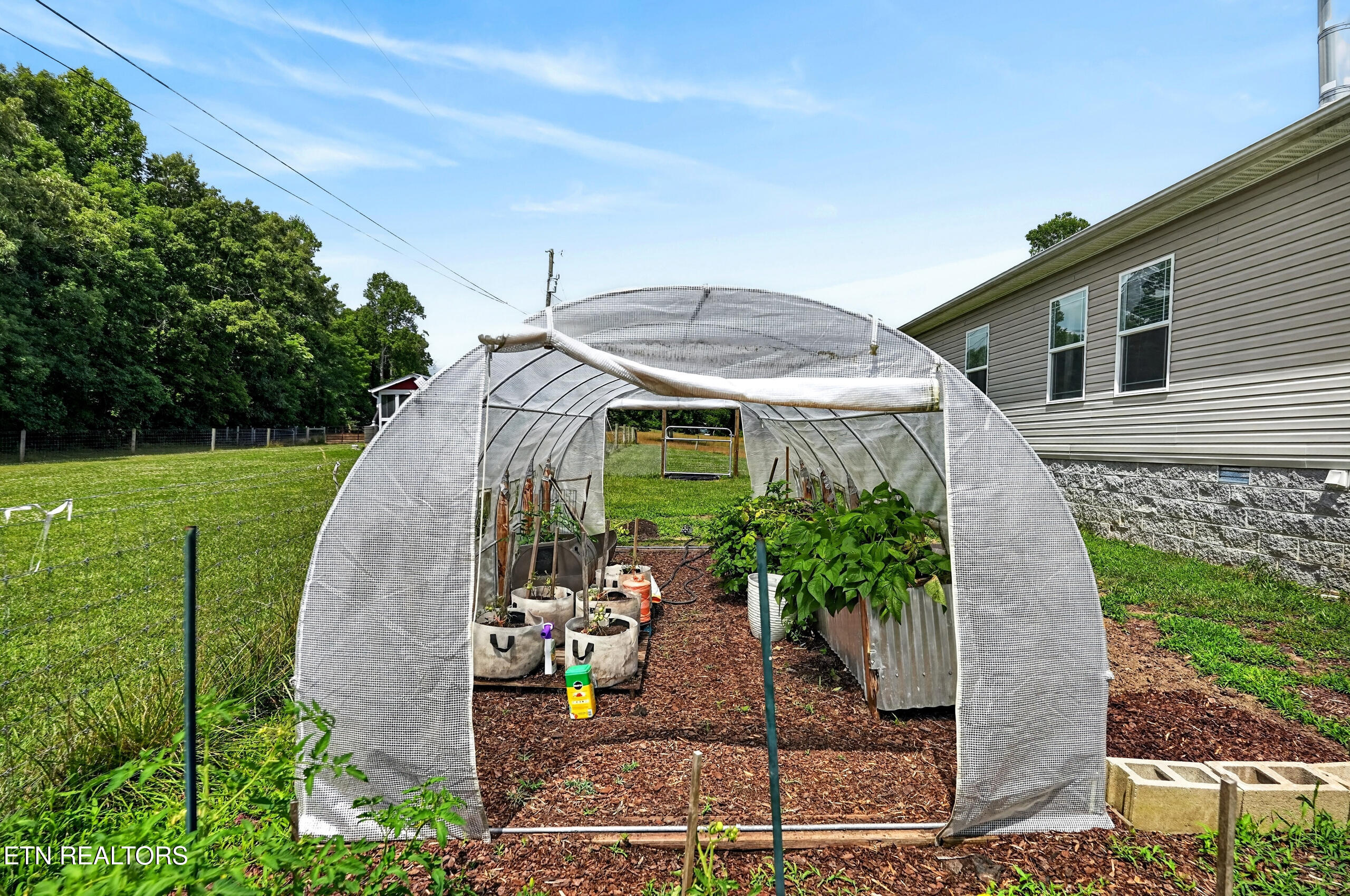 295 Narrow Way Crossville TN 38572