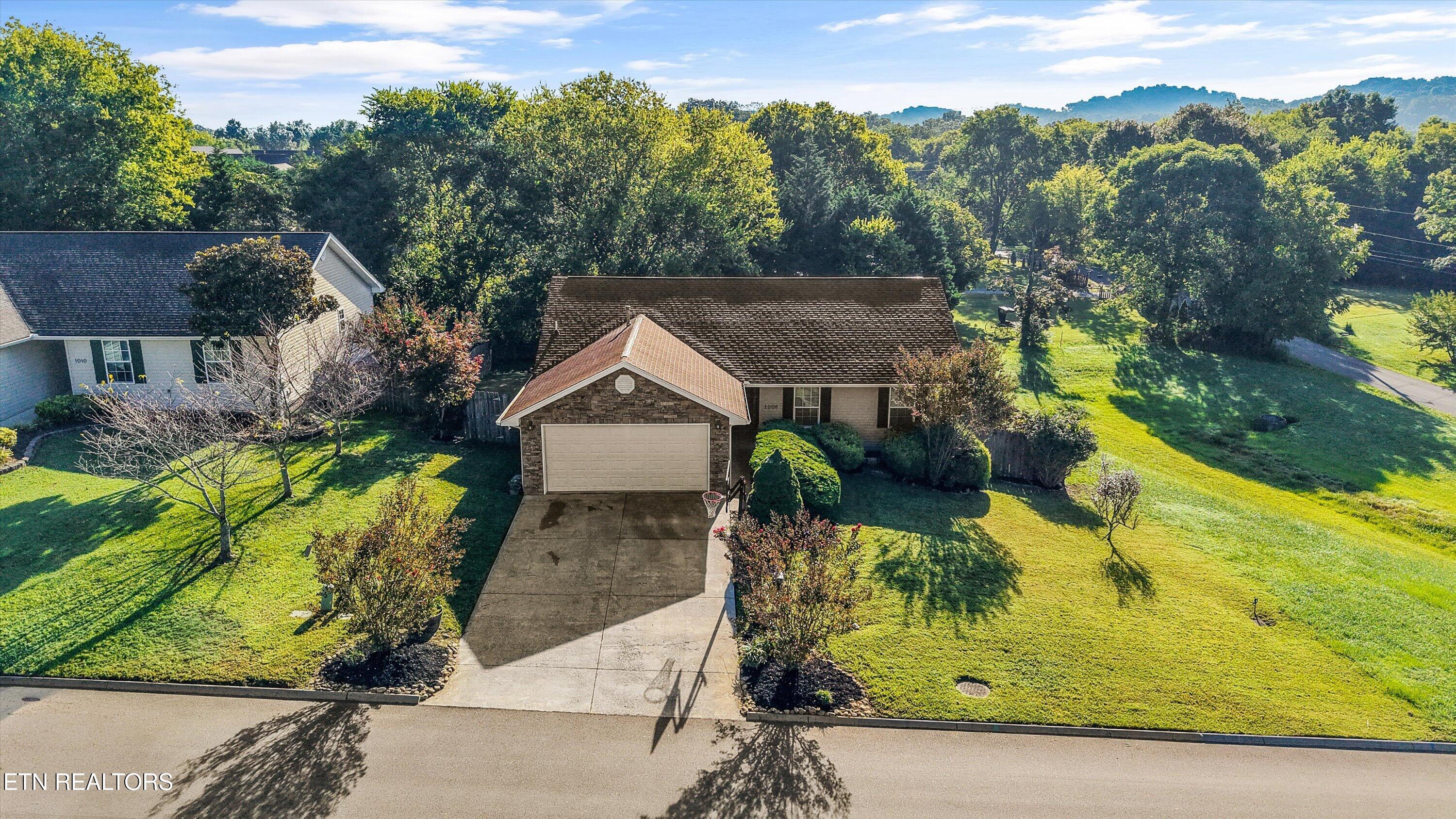 1006 Stones Throw Lane Sevierville TN 37876