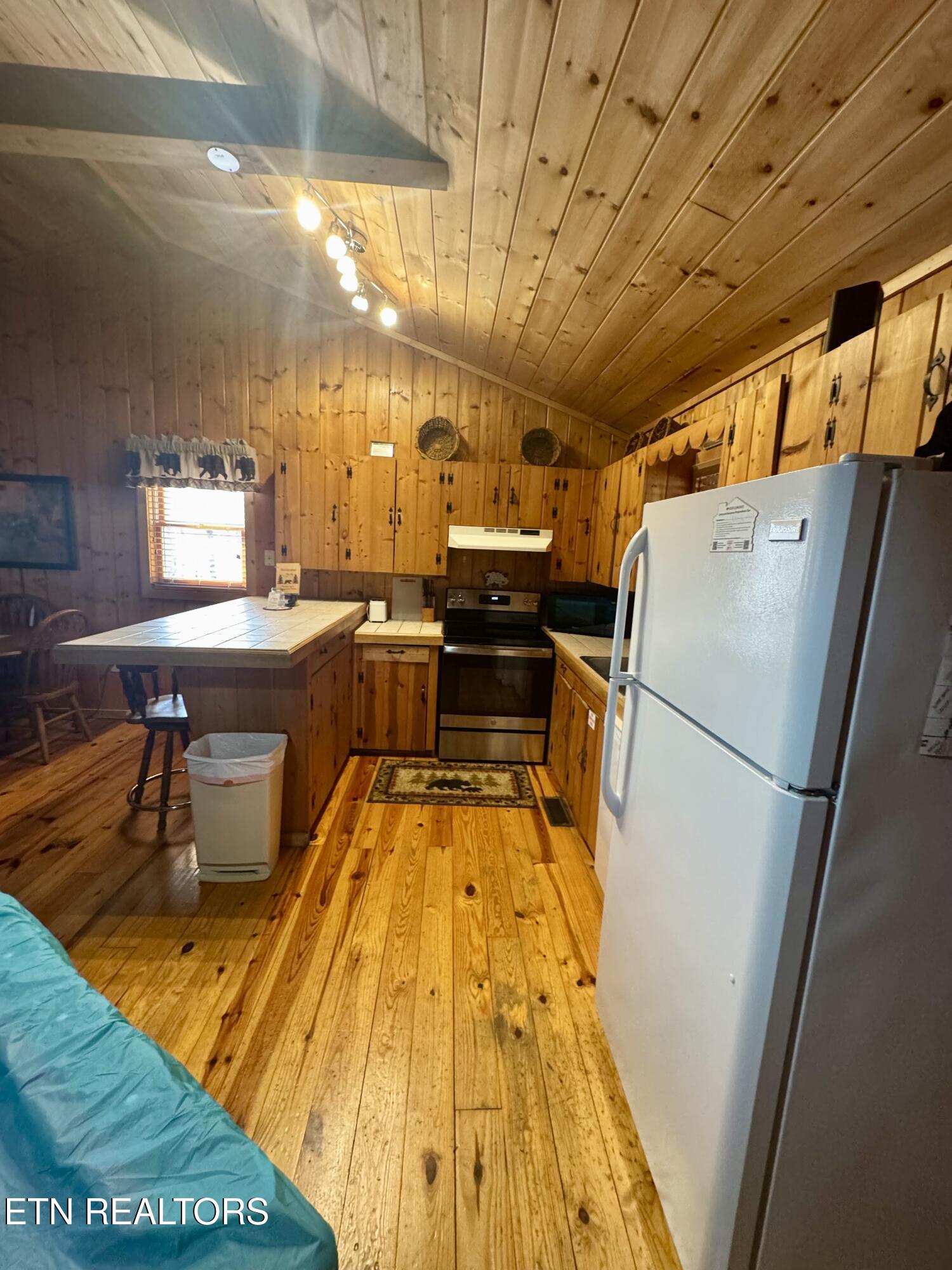 2950 Grassy Branch Loop Sevierville TN 37876