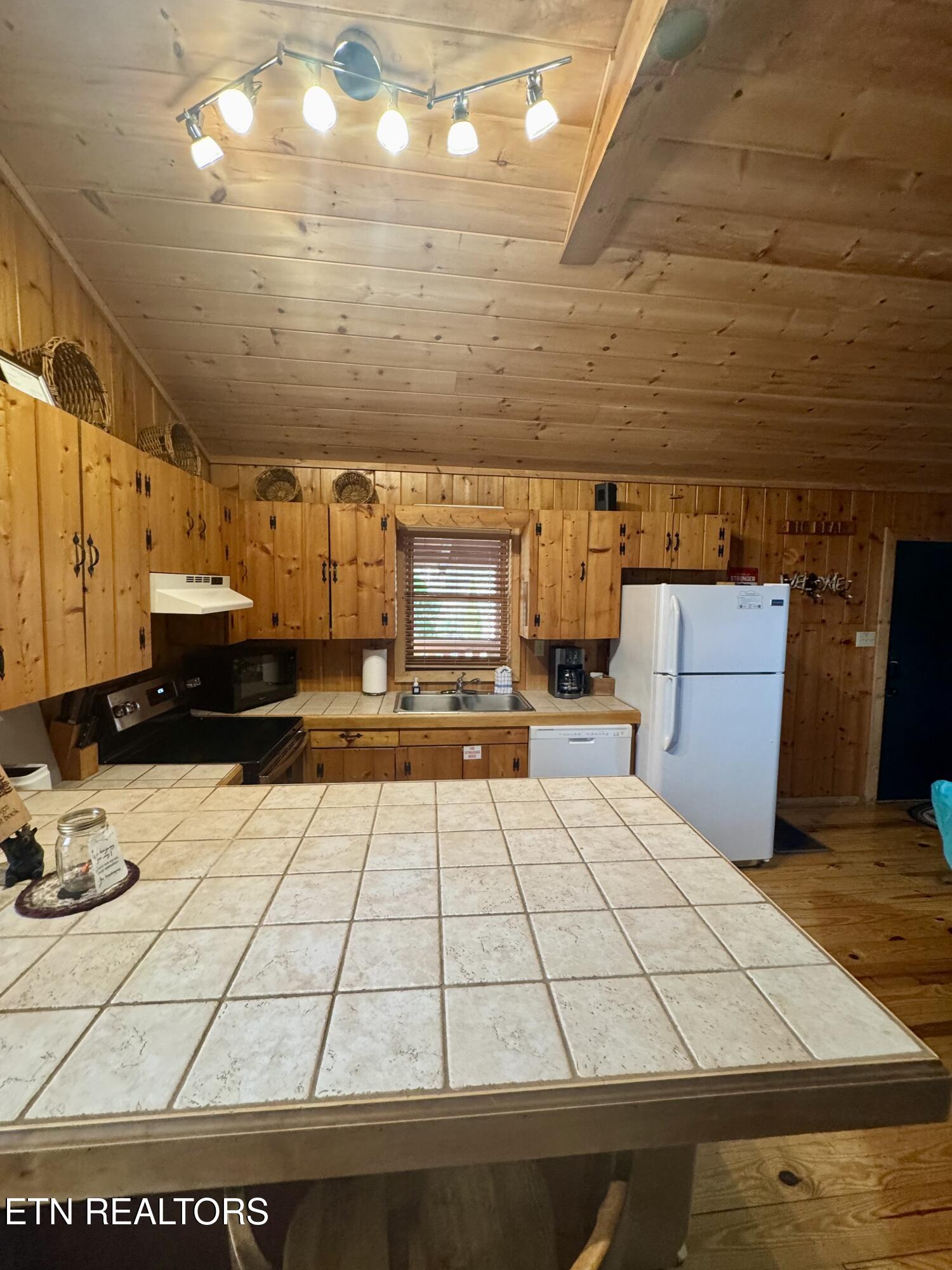2950 Grassy Branch Loop Sevierville TN 37876