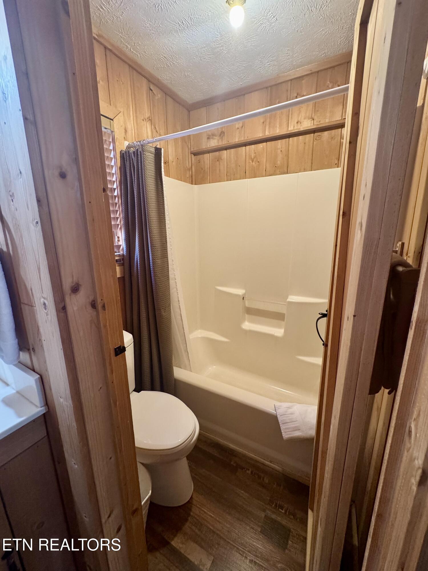 2950 Grassy Branch Loop Sevierville TN 37876