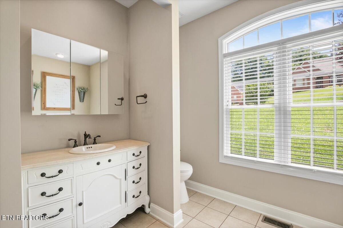 171 Forest Cove Court Jacksboro TN 37757