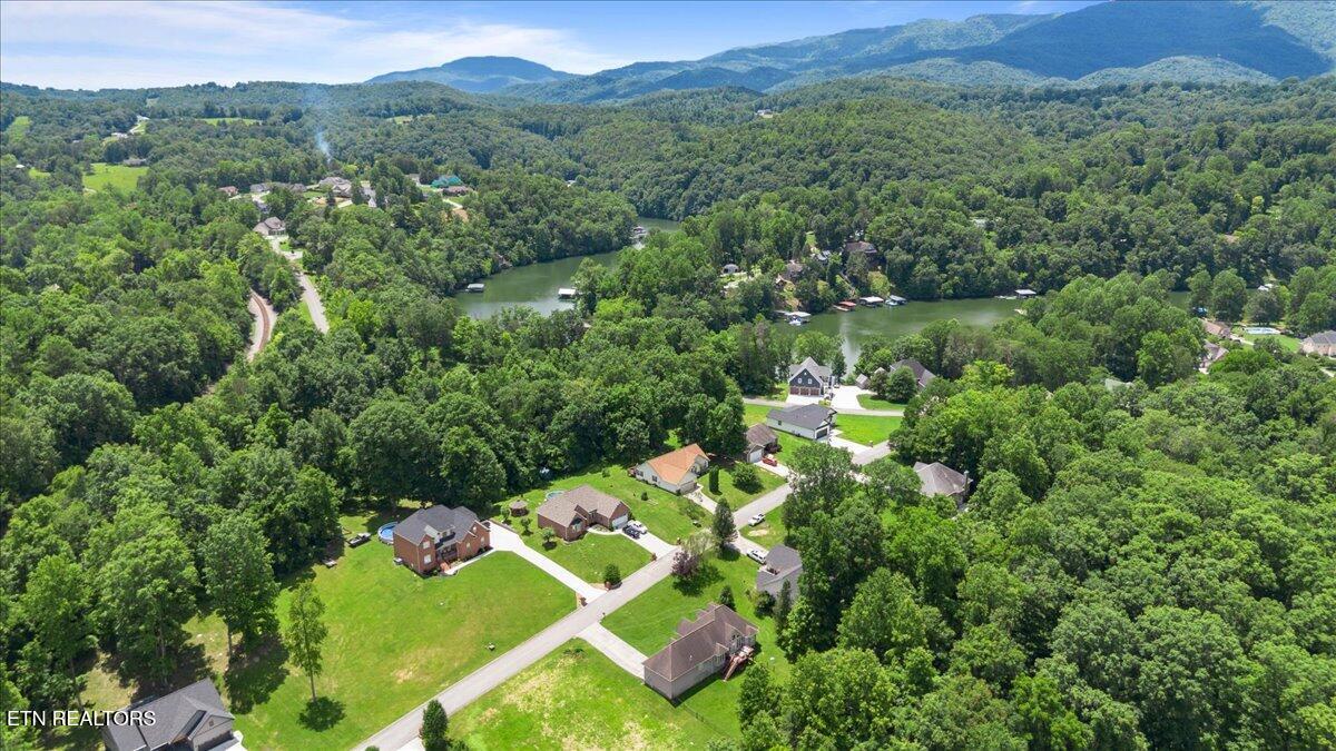 171 Forest Cove Court Jacksboro TN 37757