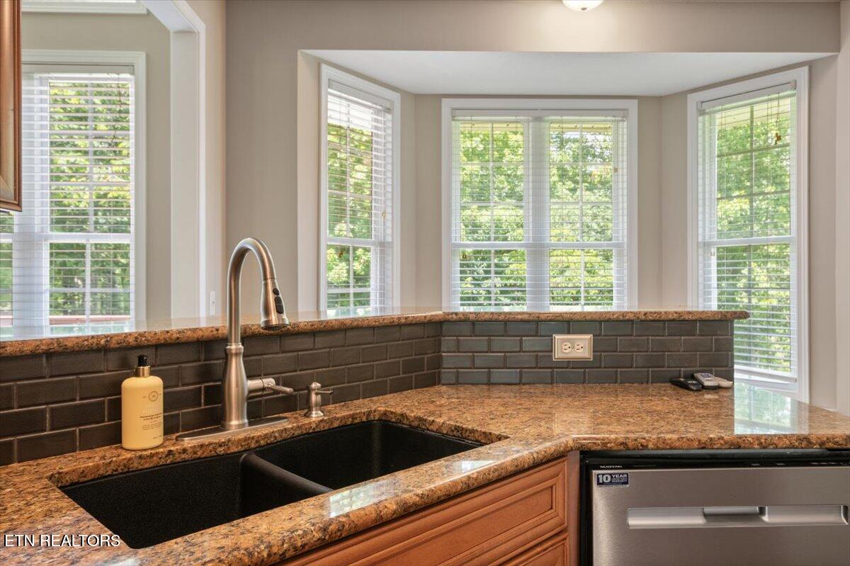 171 Forest Cove Court Jacksboro TN 37757