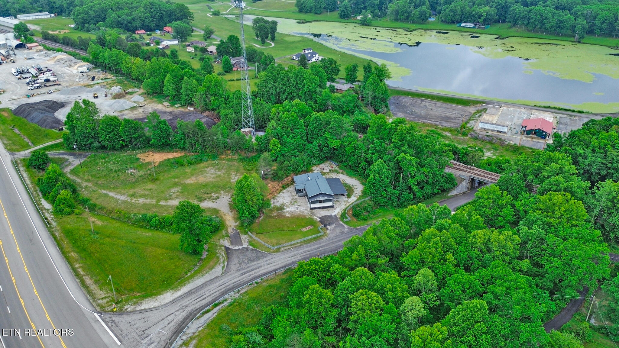 163 Underpass Drive Oneida TN 37841