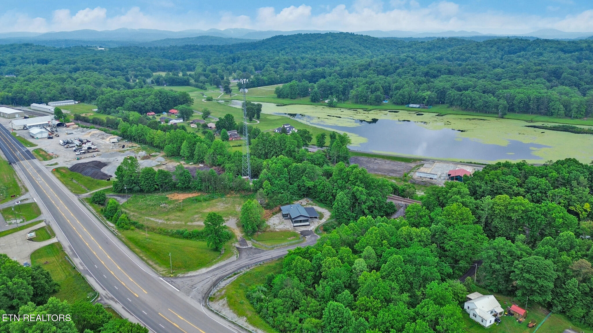 163 Underpass Drive Oneida TN 37841