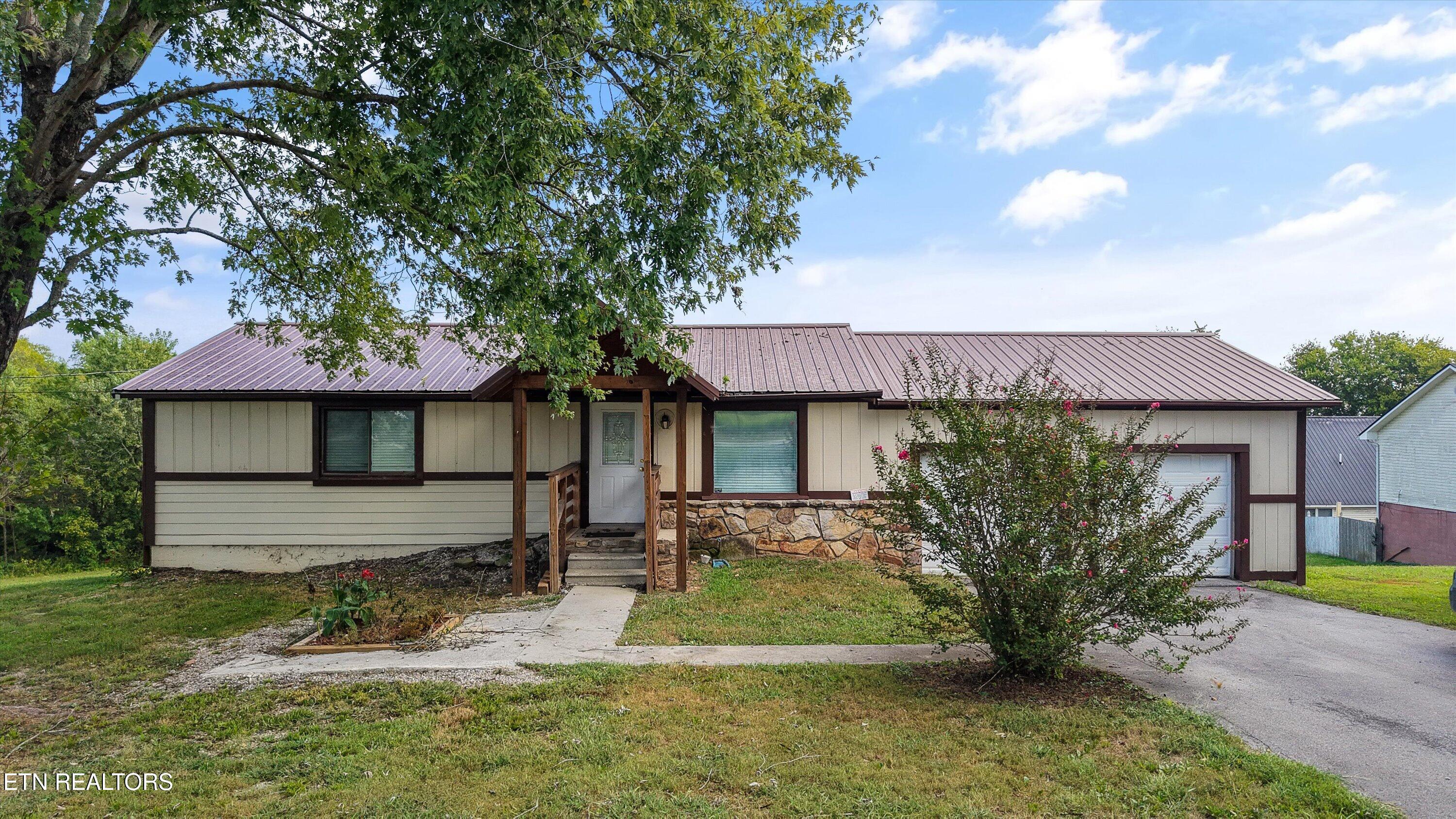 2882 Boyds Creek Highway Sevierville TN 37876