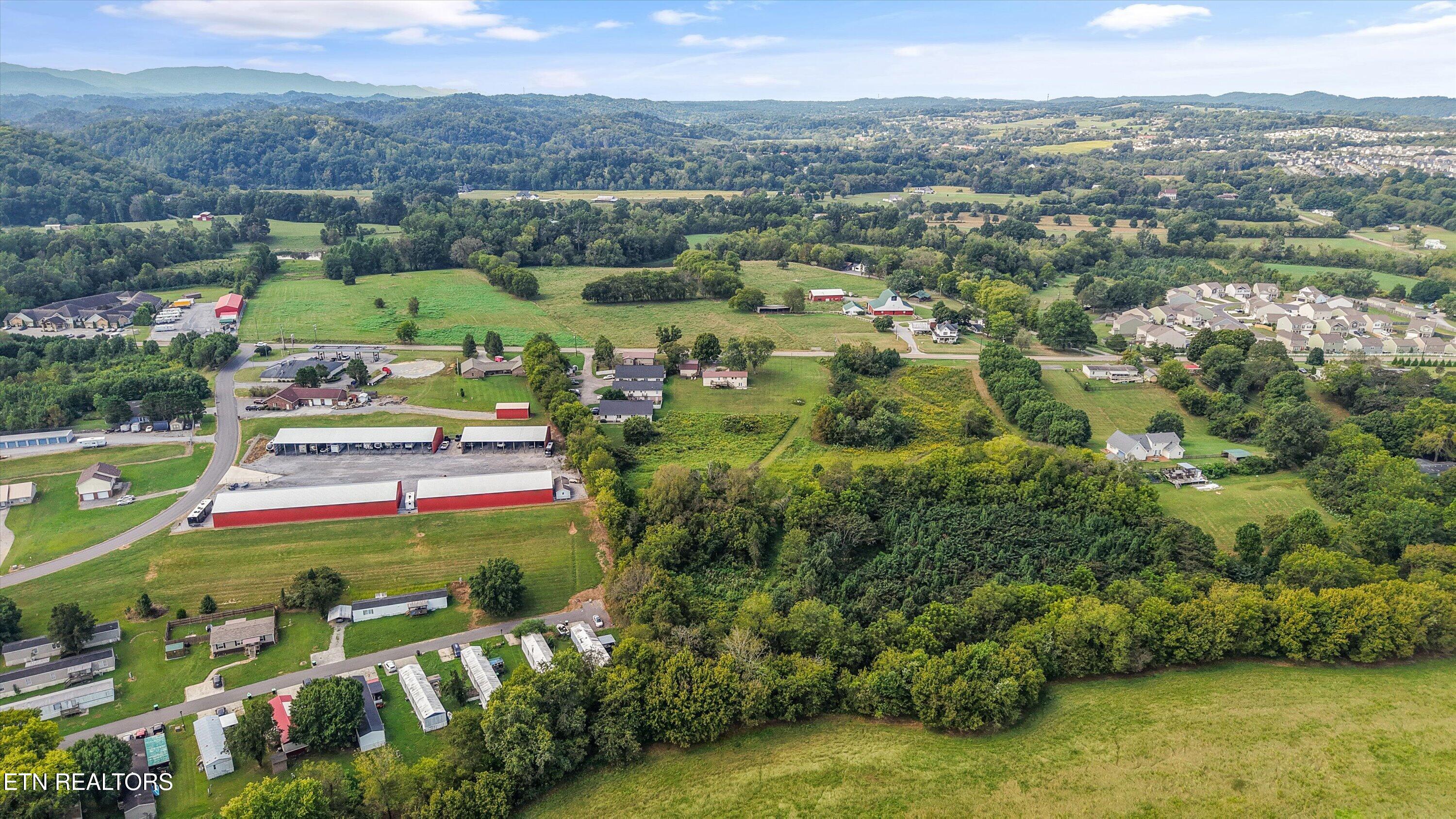 2882 Boyds Creek Highway Sevierville TN 37876