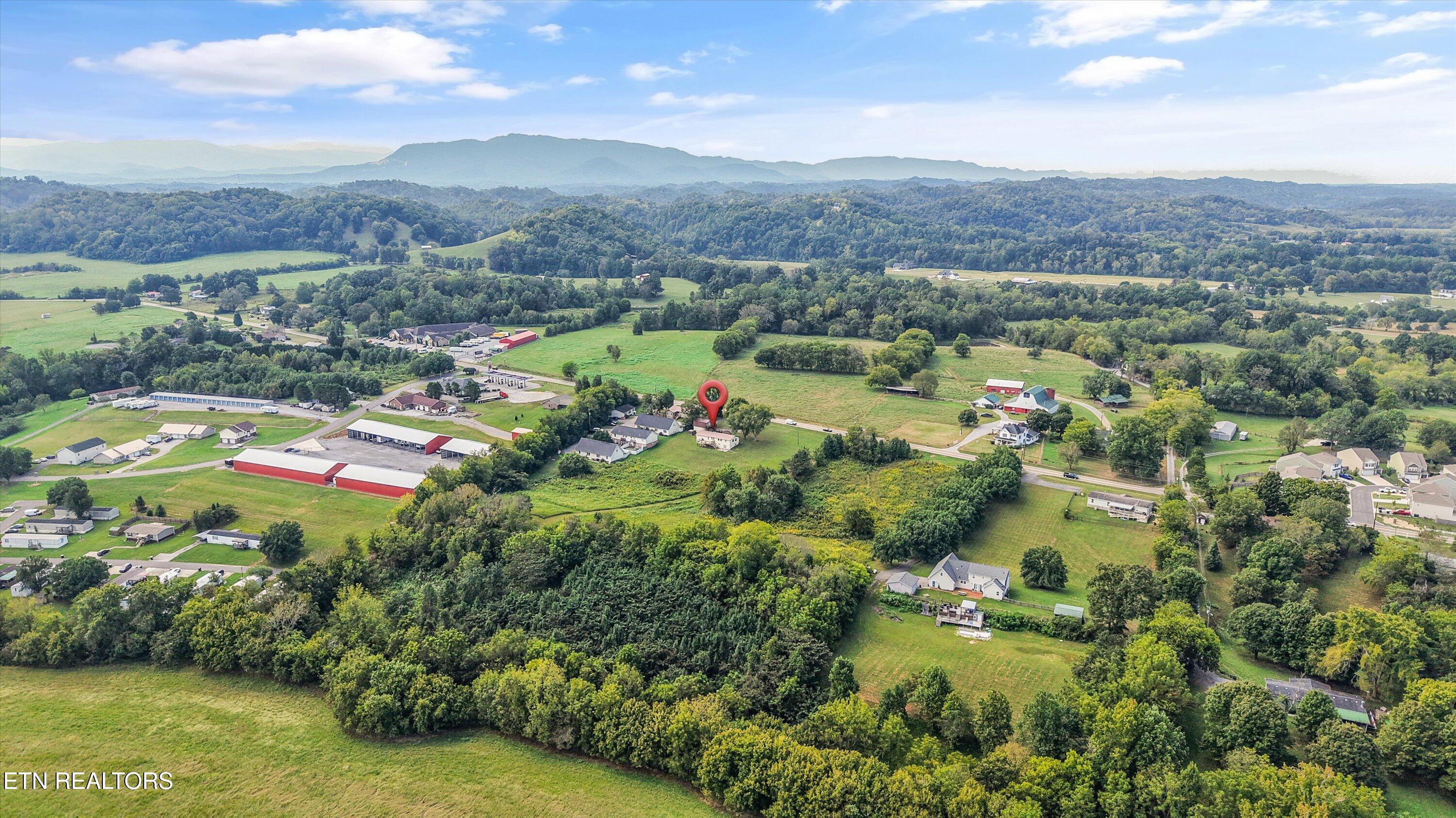 2882 Boyds Creek Highway Sevierville TN 37876