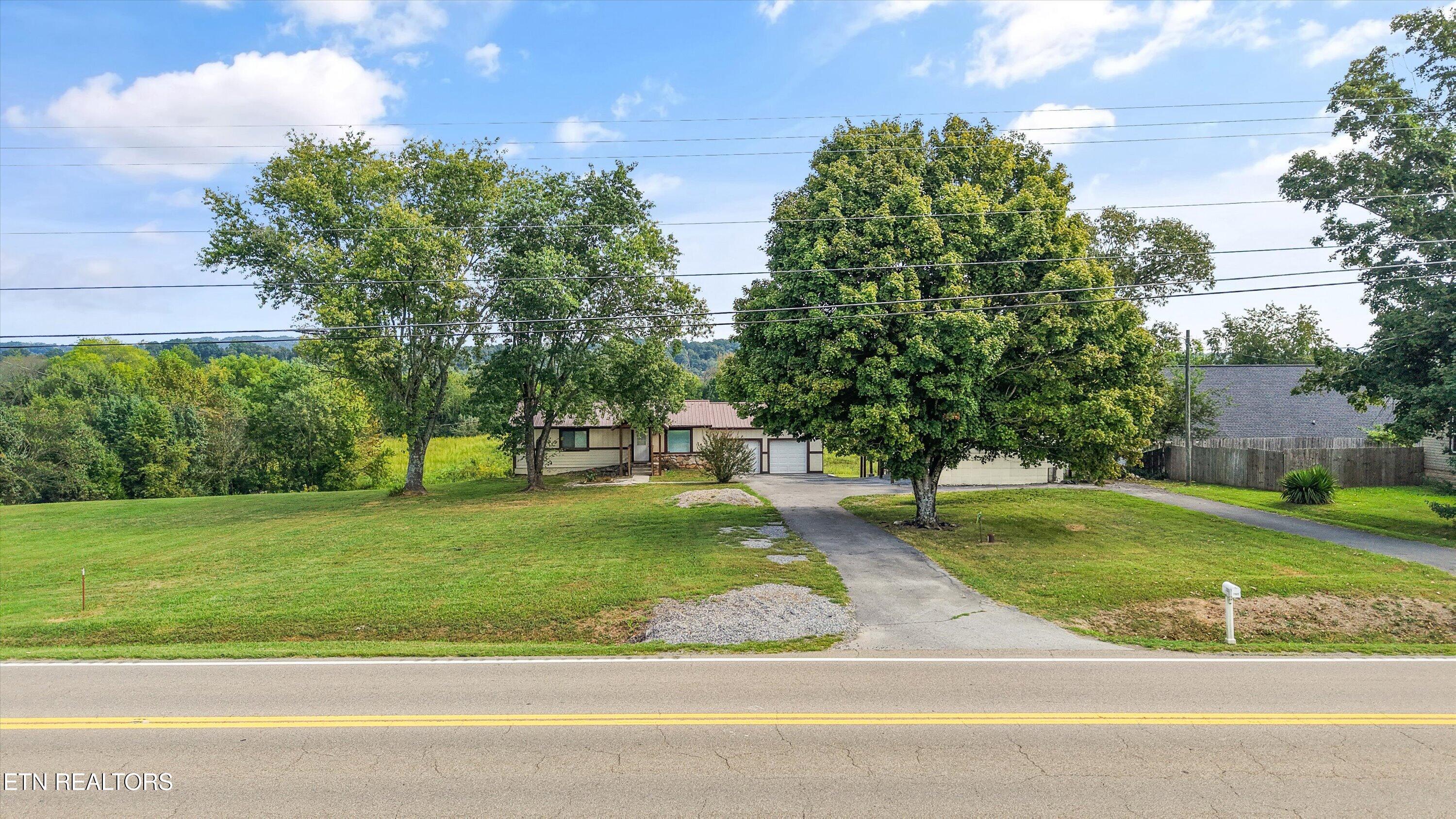 2882 Boyds Creek Highway Sevierville TN 37876