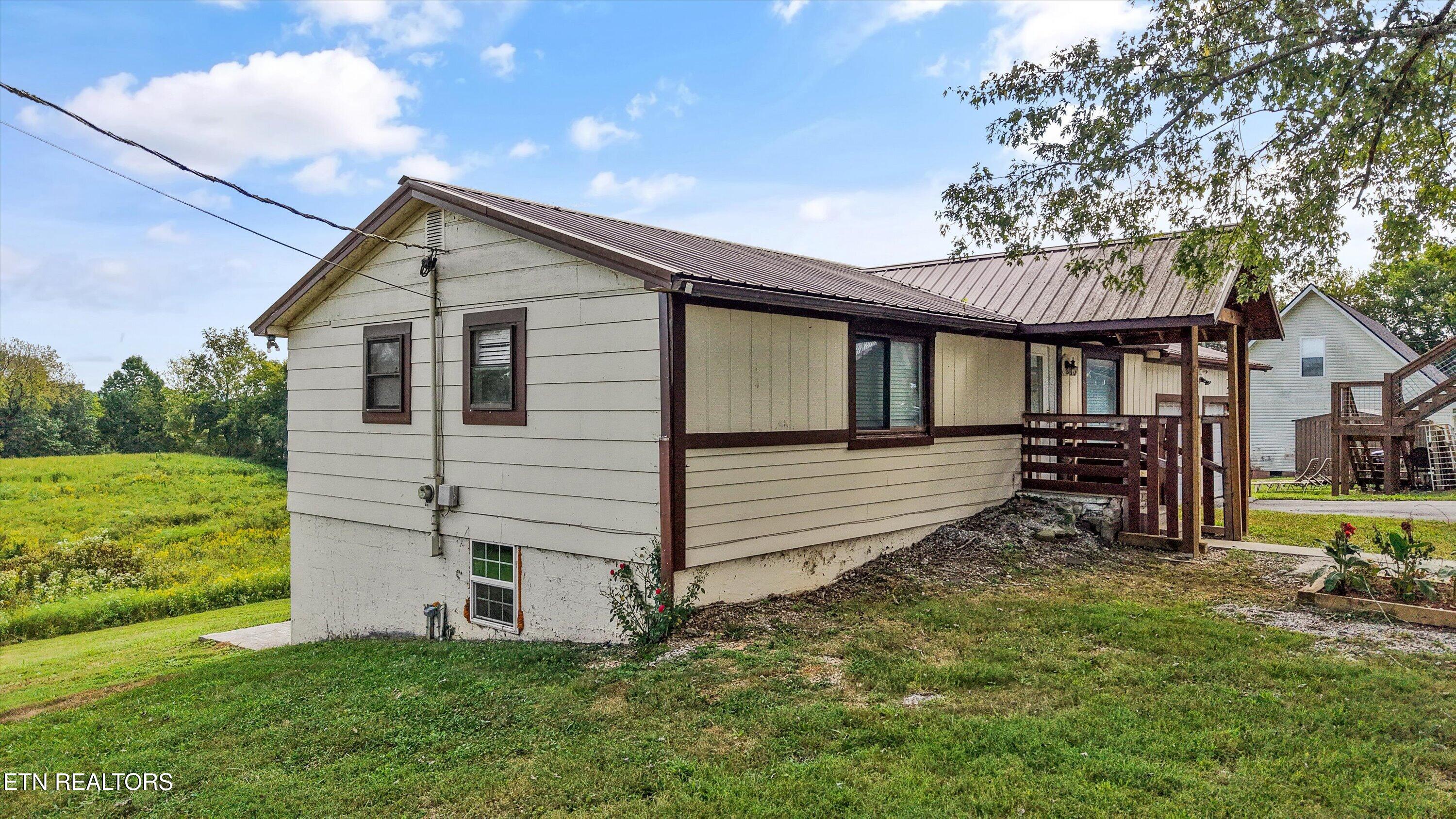 2882 Boyds Creek Highway Sevierville TN 37876