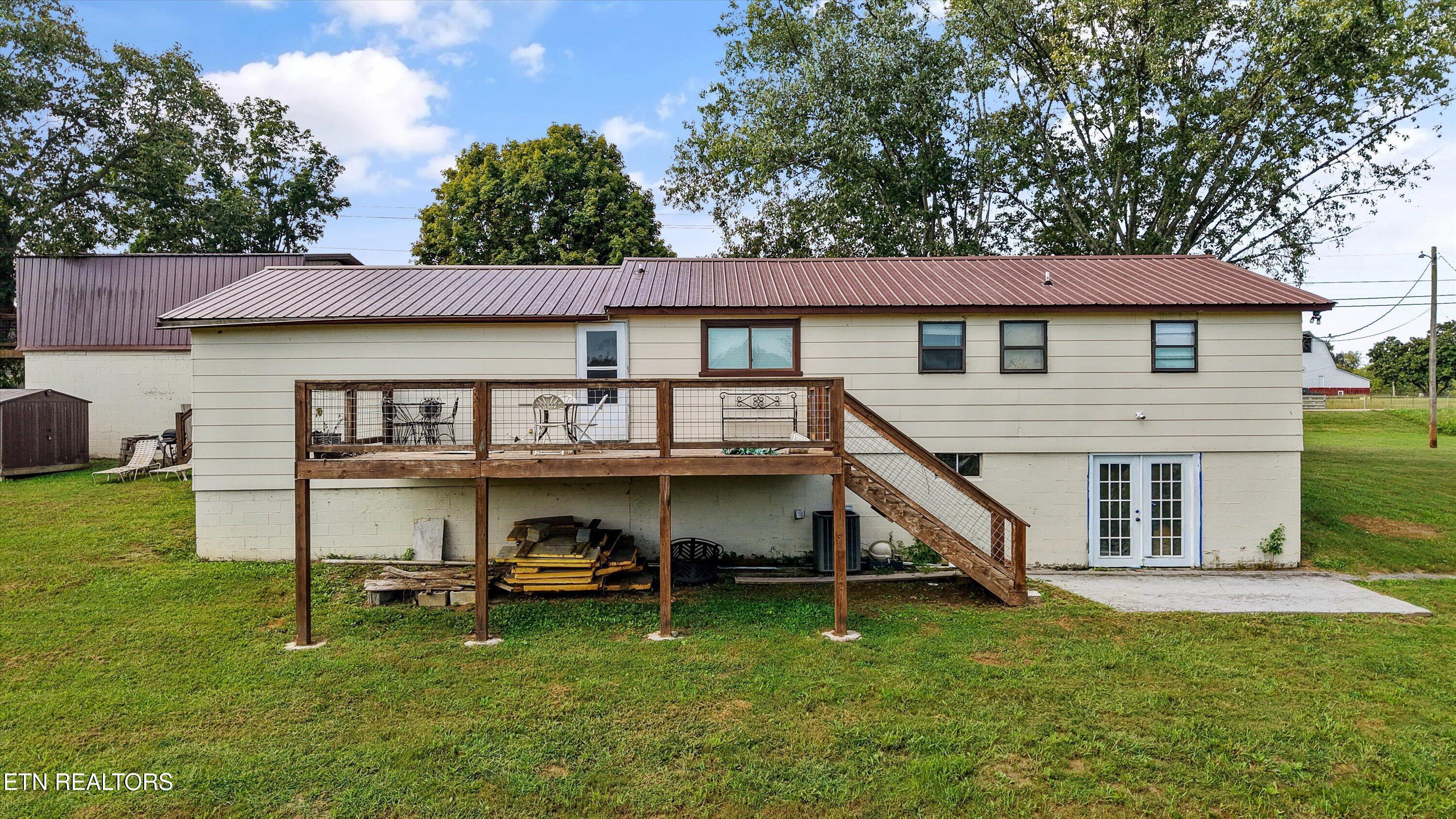 2882 Boyds Creek Highway Sevierville TN 37876